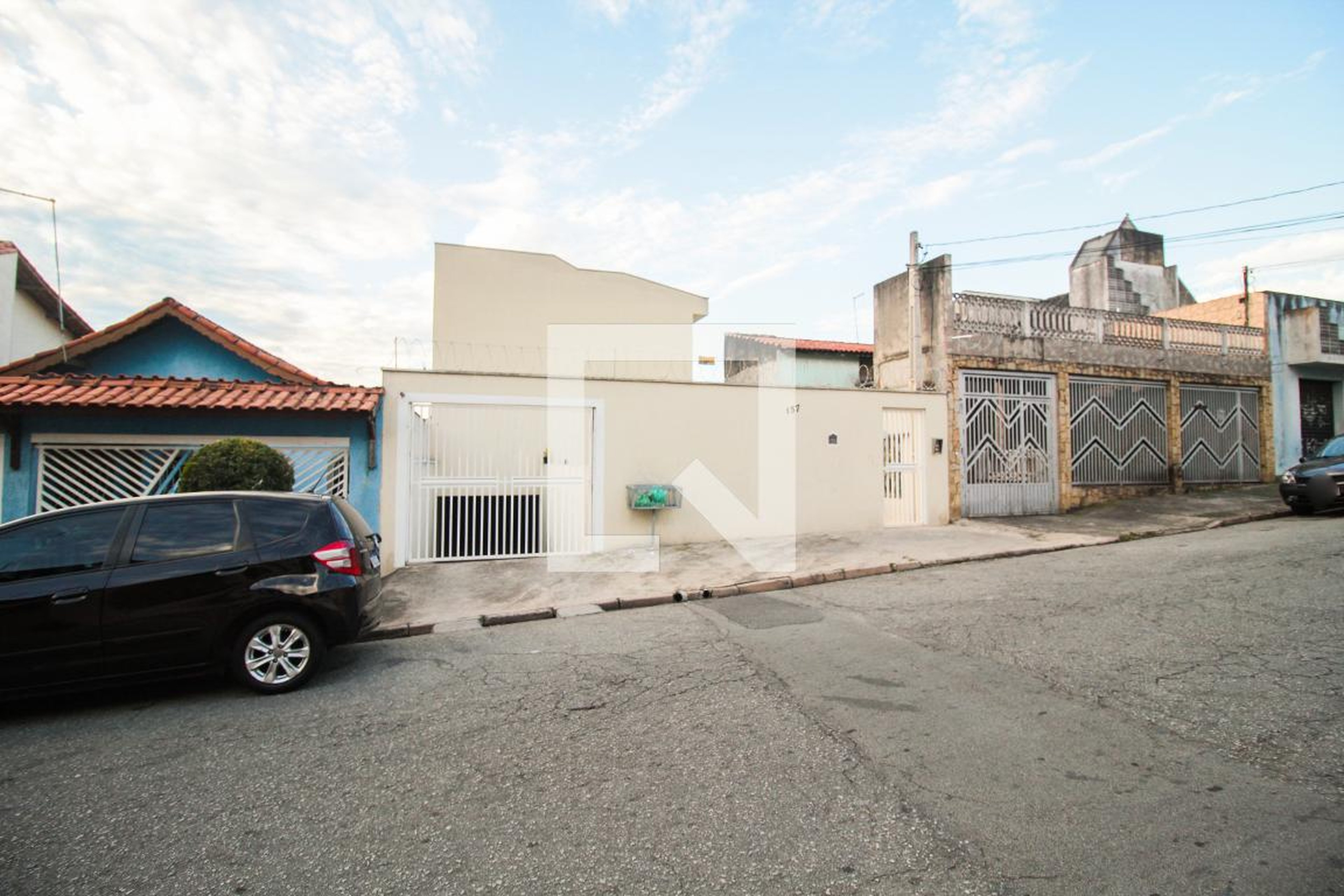 Fachada do Condomínio Condomínio em Rua Jaguarundi, 157
