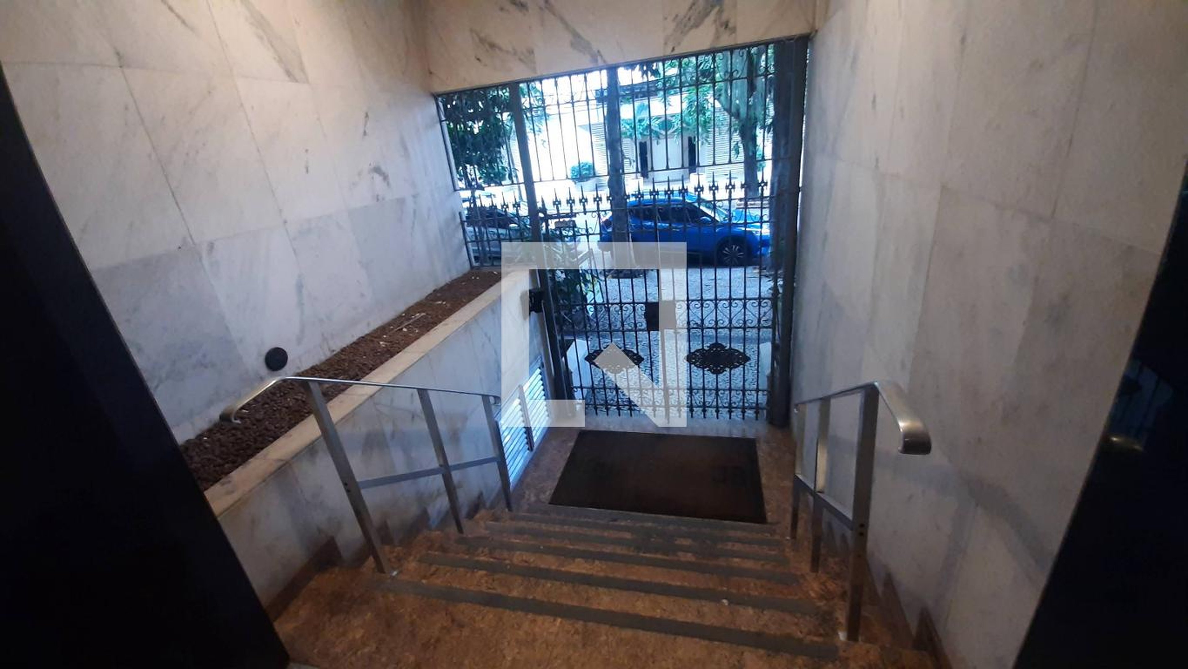 Entrada do Prédio - São Luigi