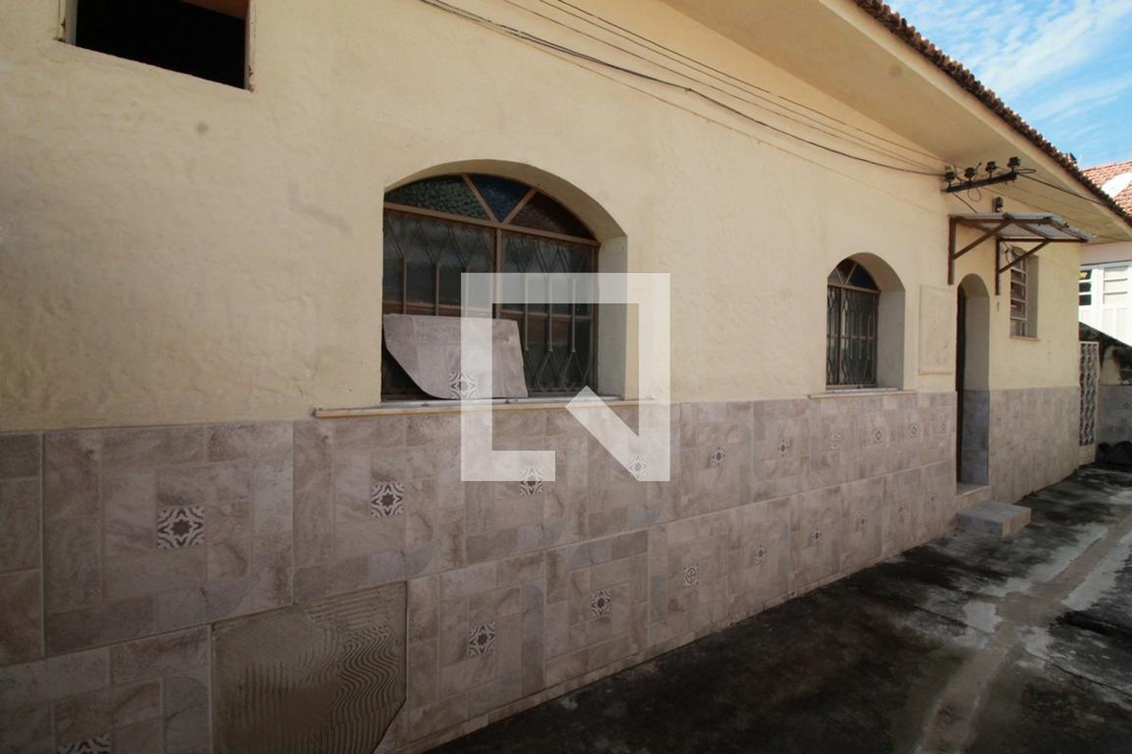 Fachada Condomínio em Rua Djalma Dutra, 410