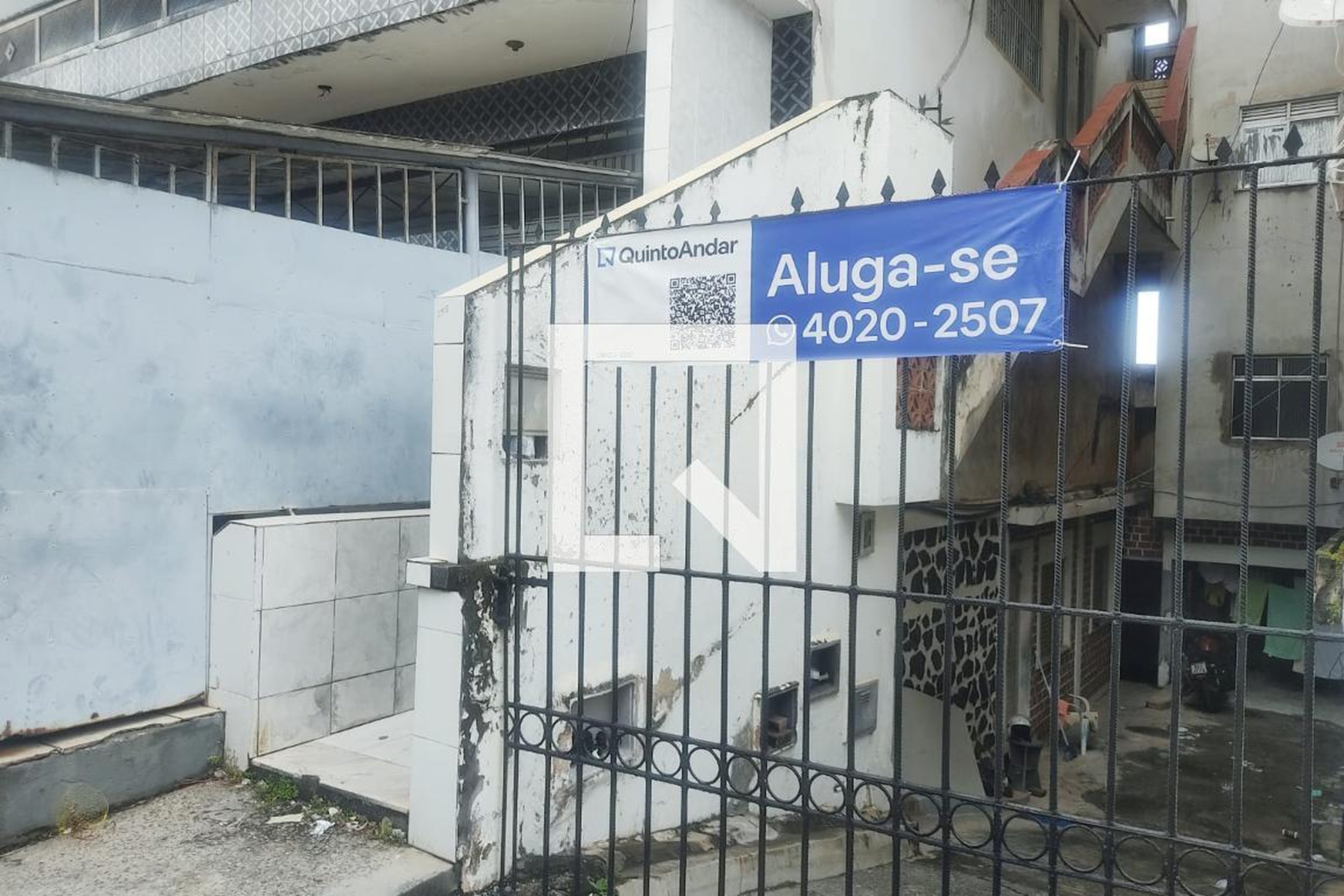 Fachada Condomínio em Rua Antônio Carlos Magalhães, 18