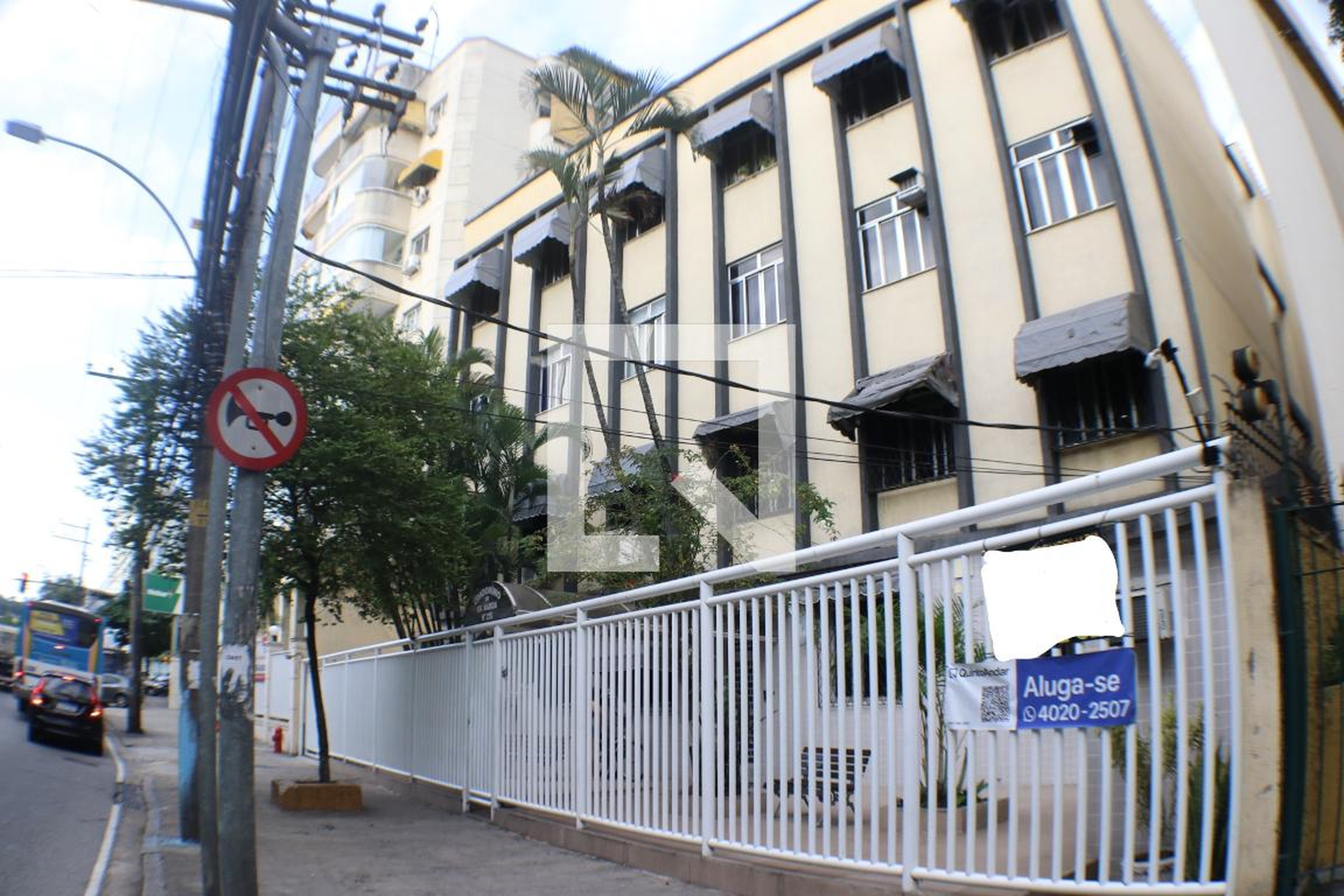 Fachada do Condomínio Edifício Marcia