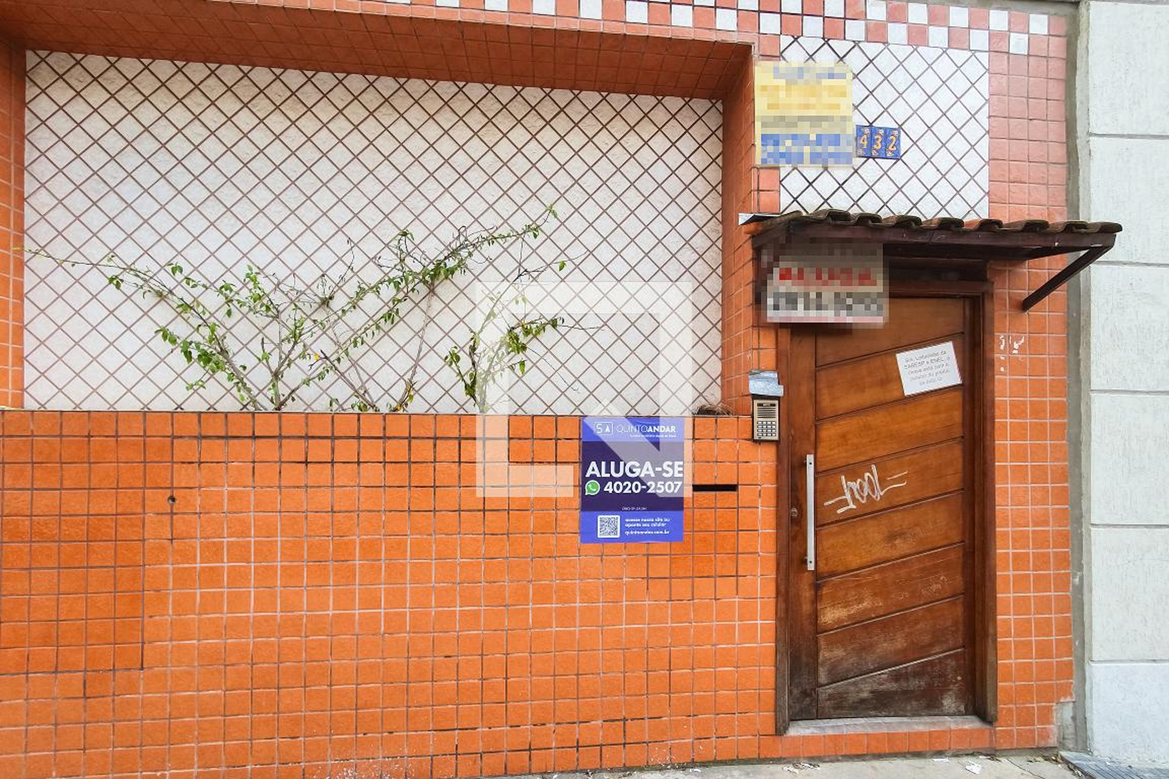 Fachada Condomínio em Rua Teixeira Leite, 432