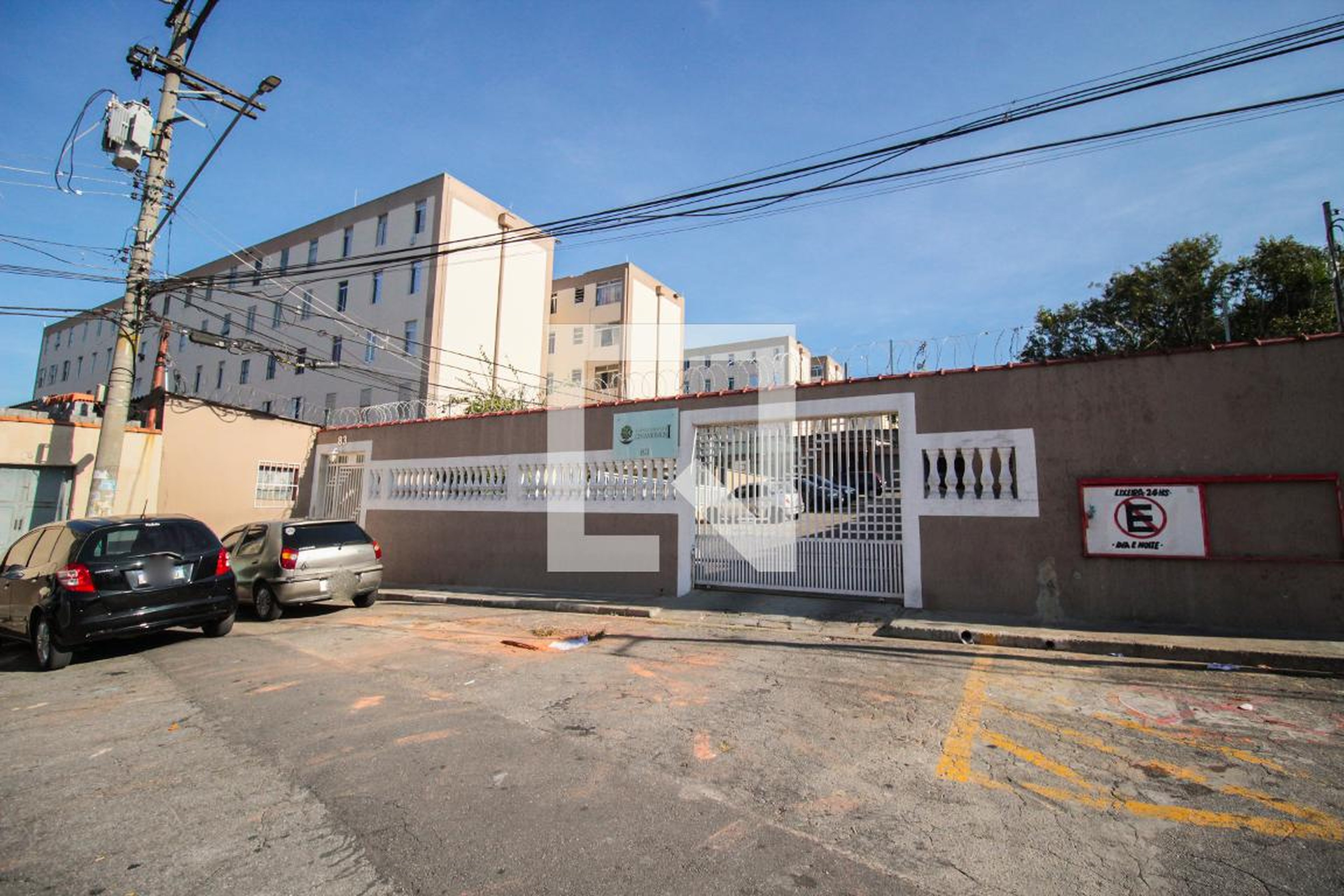 Fachada do Condomínio Edifício Cinamomos I