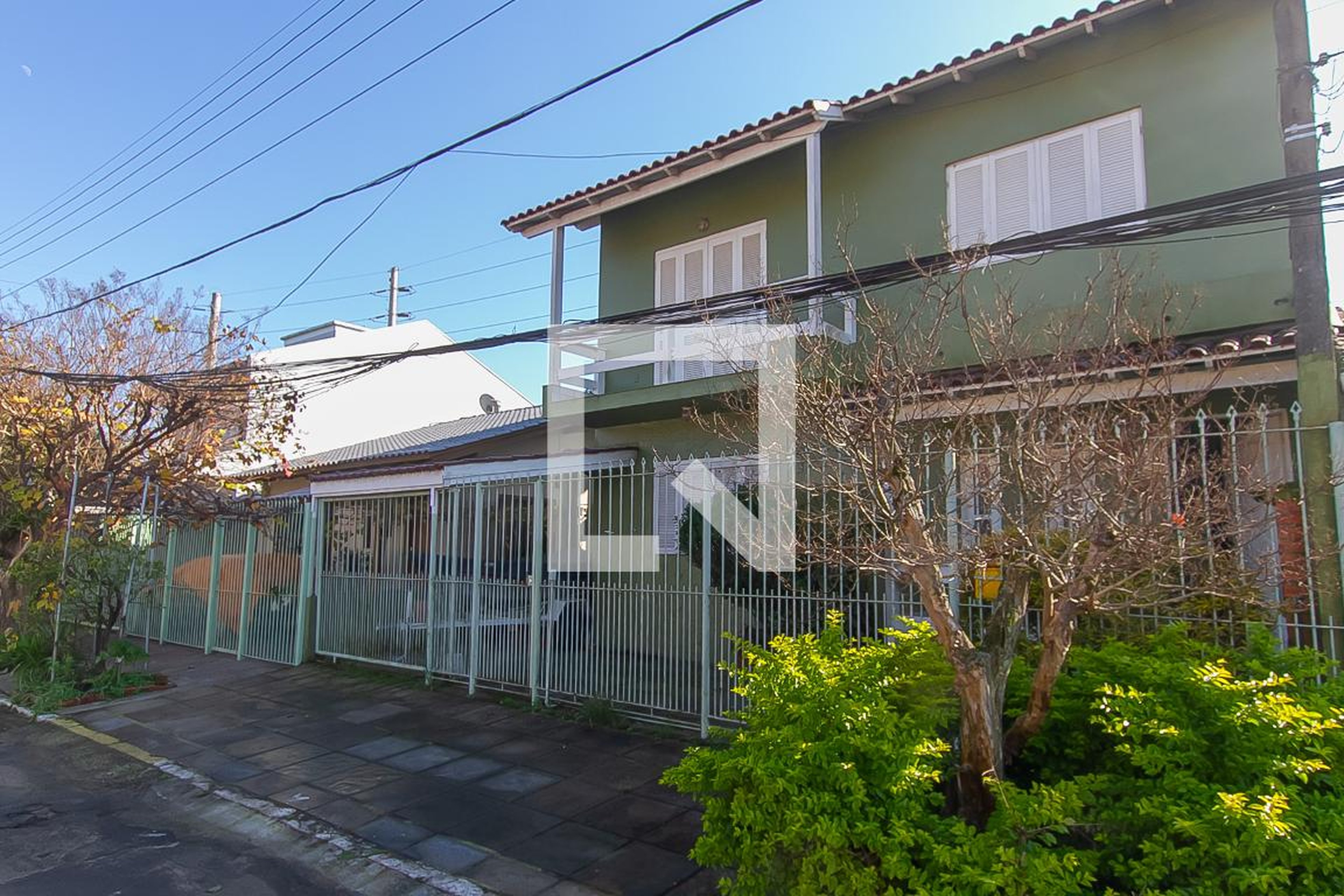 Fachada Condomínio em Rua Joaquim Silveira, 1071