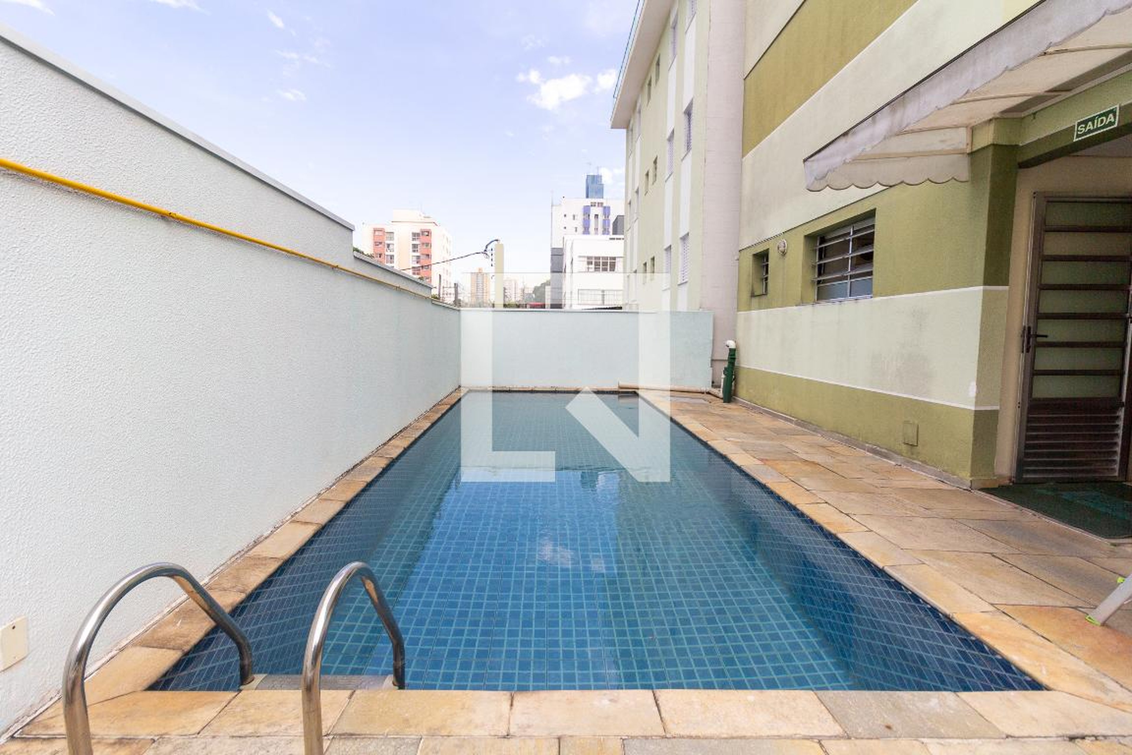 Piscina - Flat Econômico