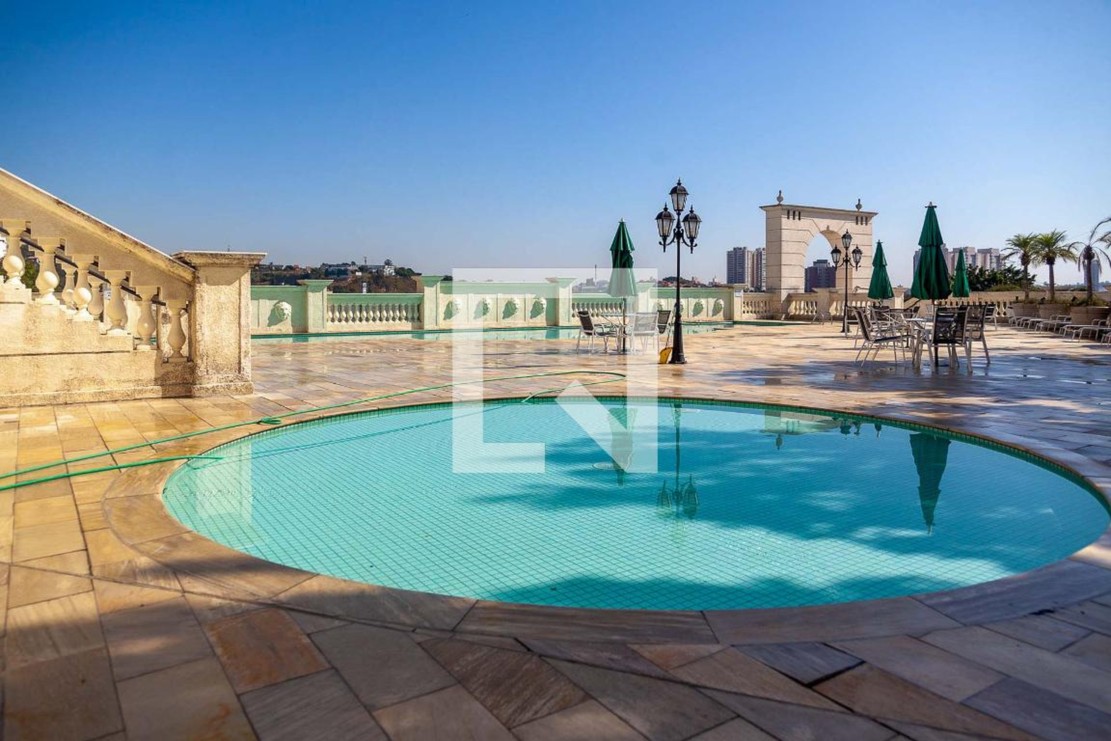 Piscina - Campos Eliseos