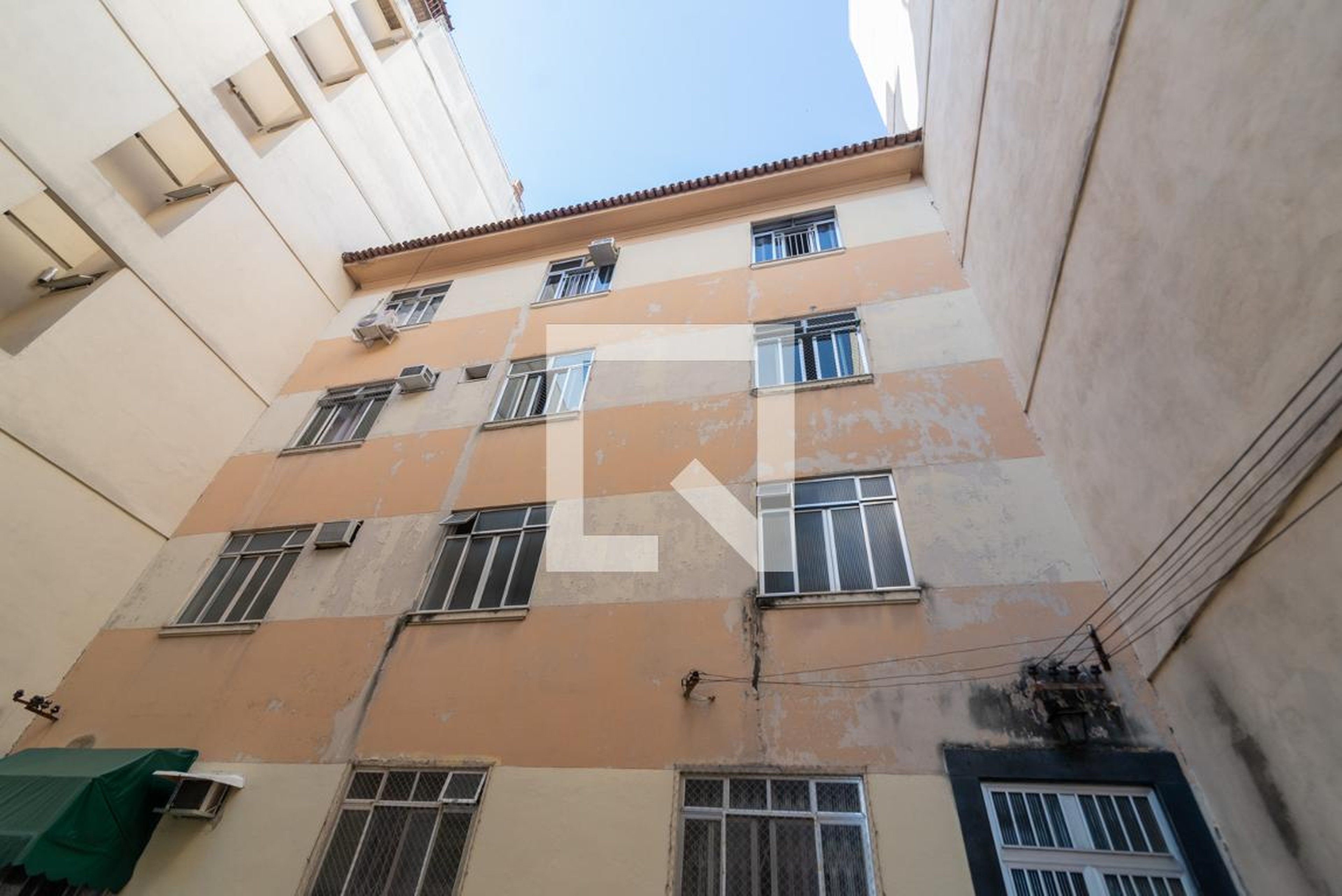 Fachada do Condomínio Condomínio em Rua Silva Pinto, 86