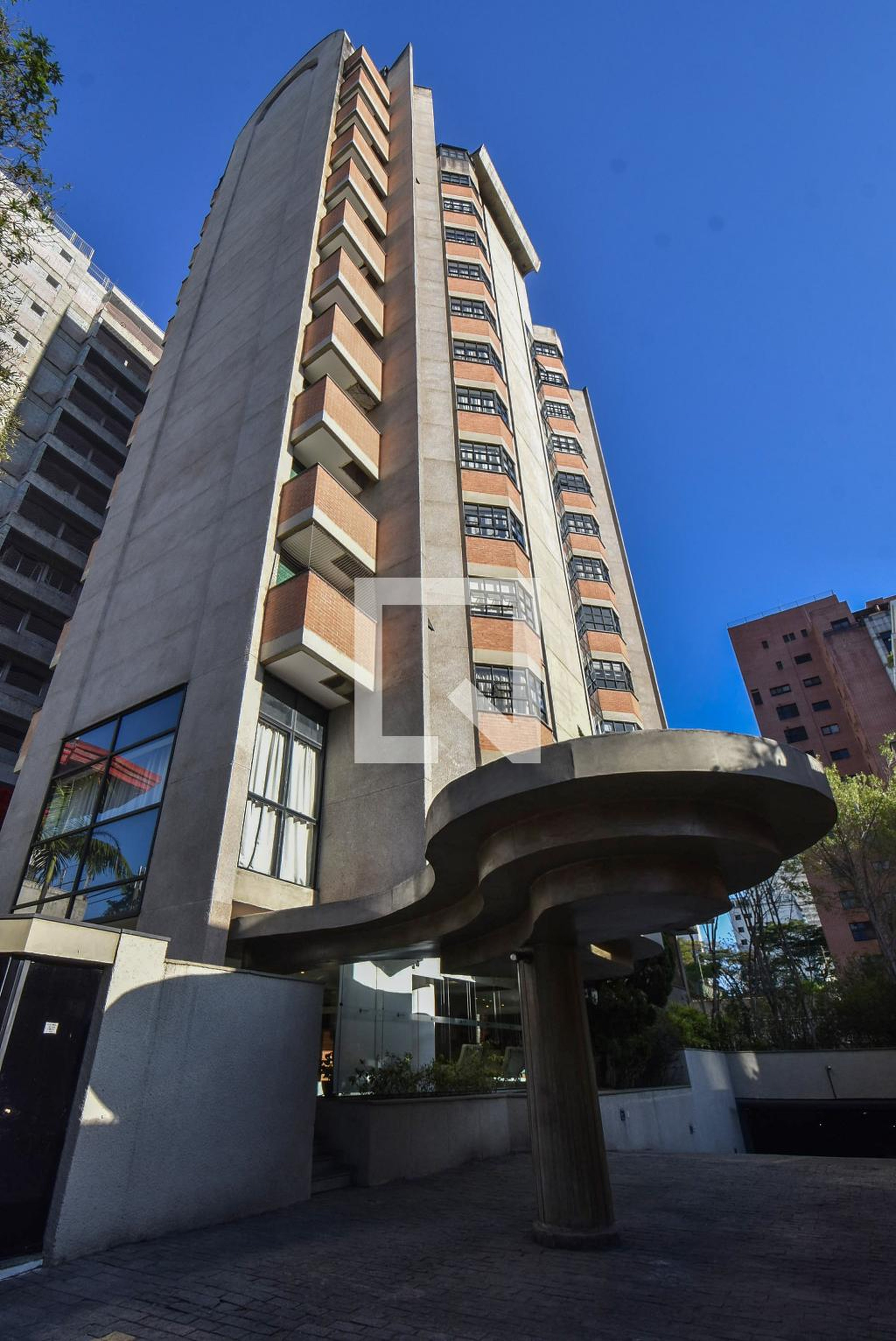 Prédio Condomínio ED  Baden Baden Flat Service