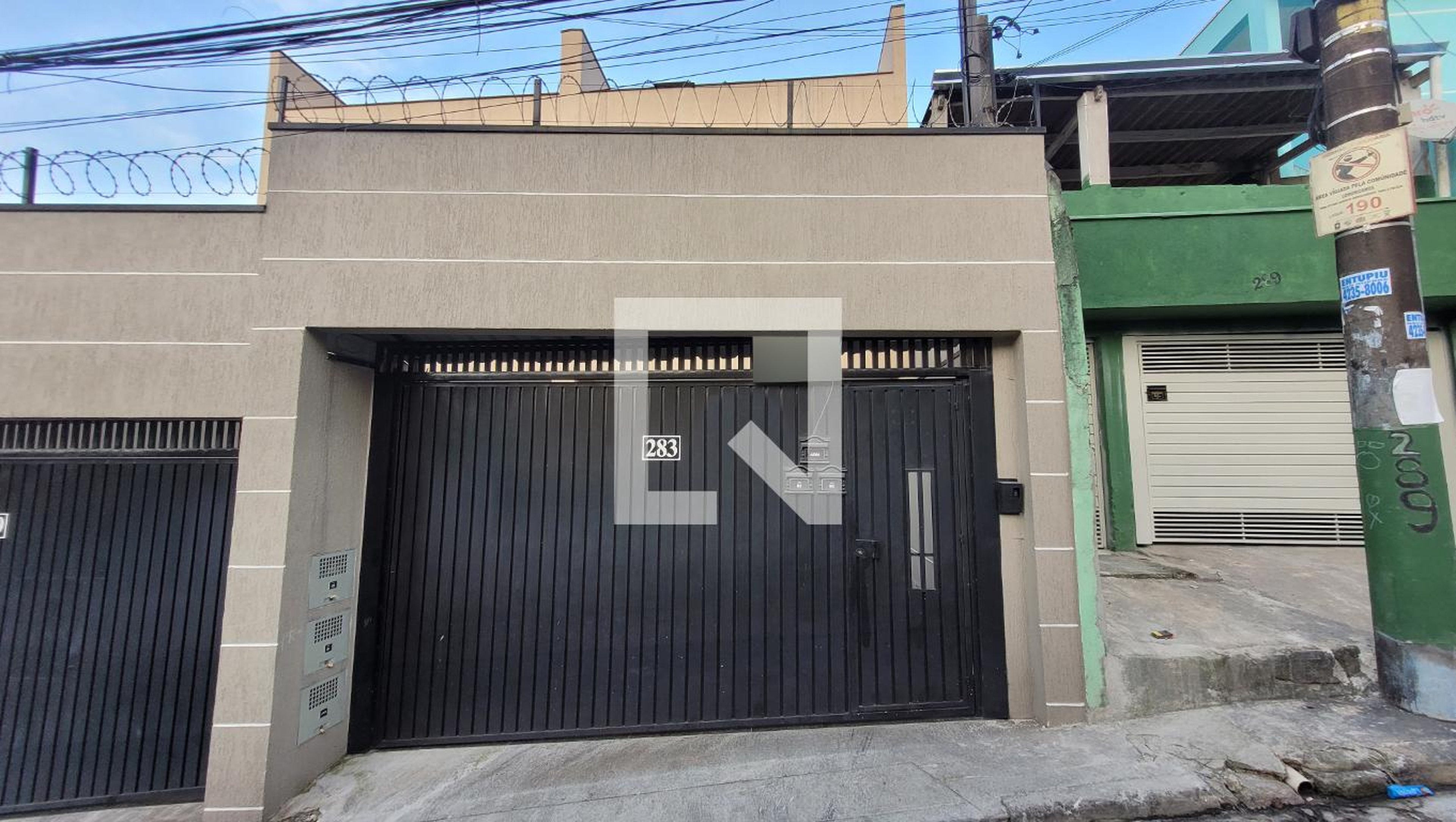 Fachada Condomínio em Travessa Edit Araújo, 283