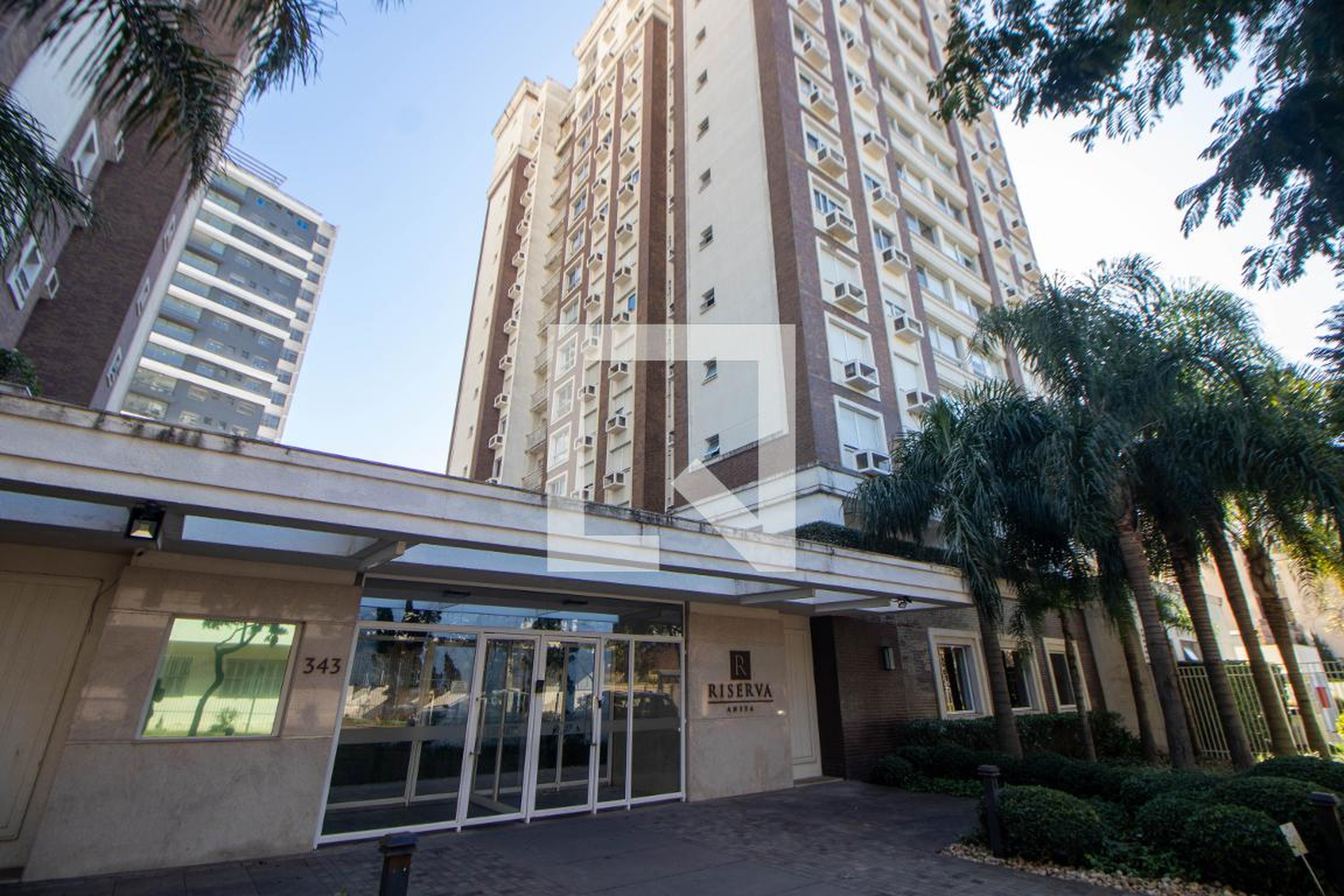 Fachada do Condomínio Condomínio Riserva Anita