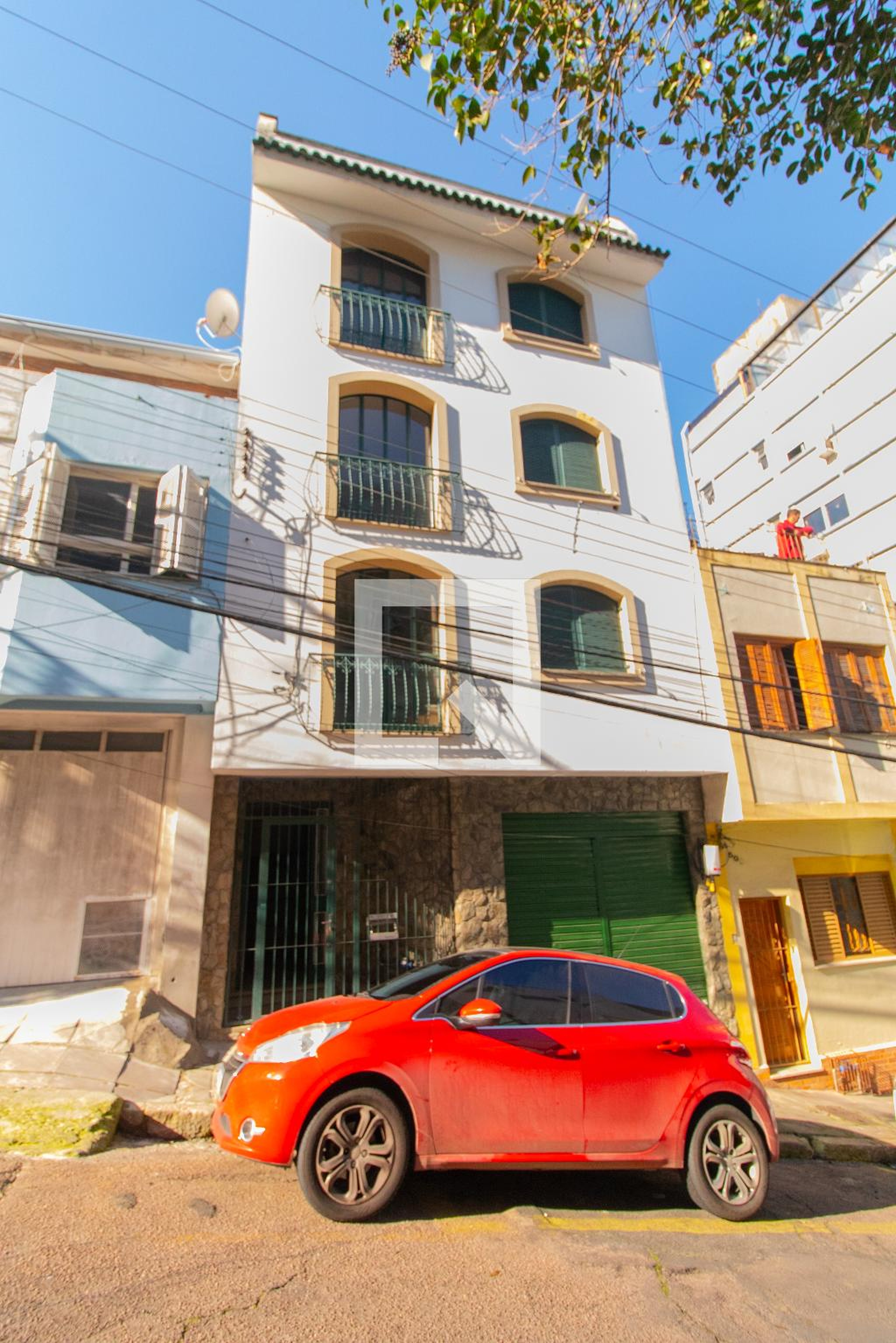 Fachada Condomínio em Rua General Cipriano Ferreira, 494