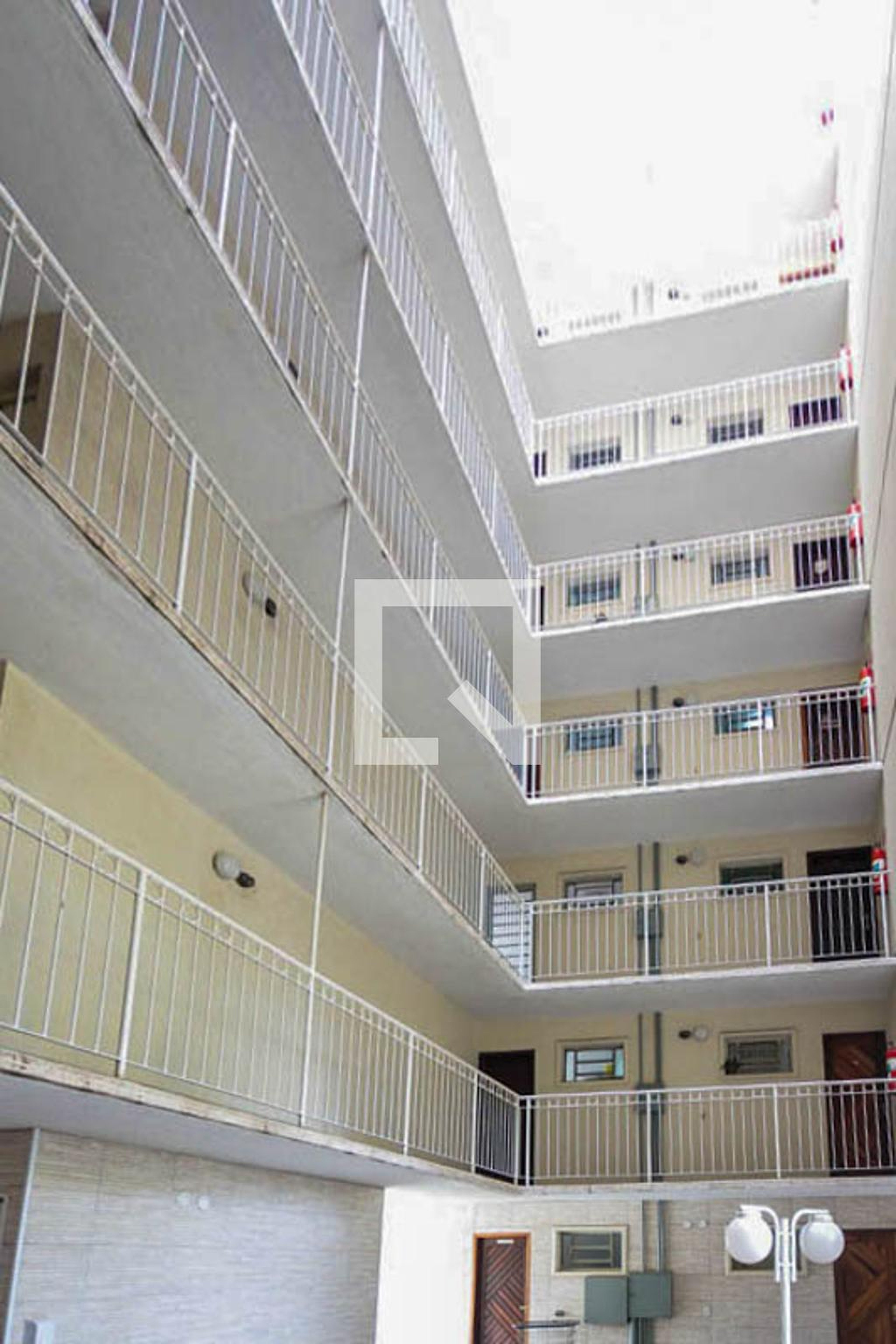 fachada Condomínio em Rua José da Costa de Andrade, 1