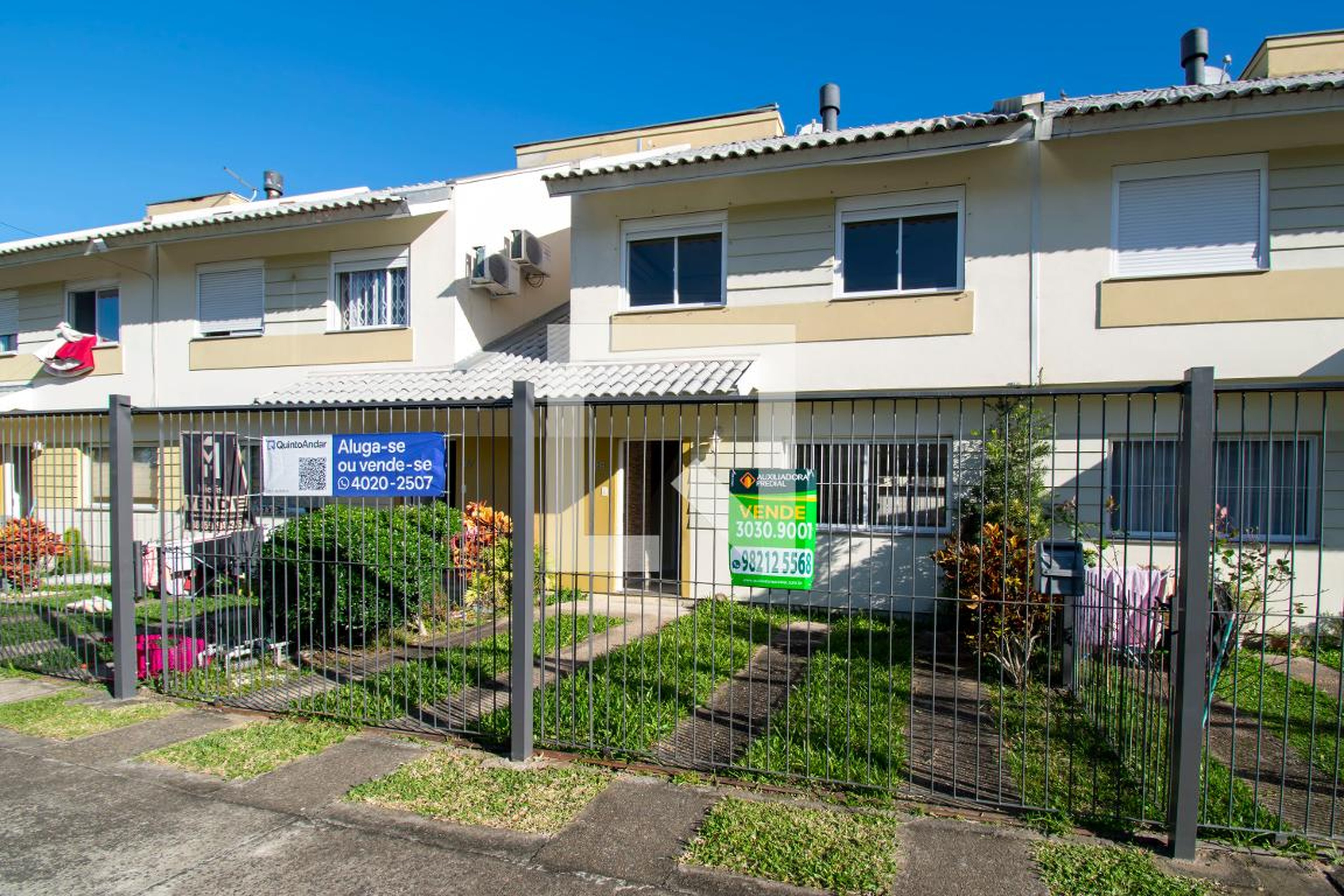 Fachada Condomínio em Rua Padre Emílio Hartmann, 81