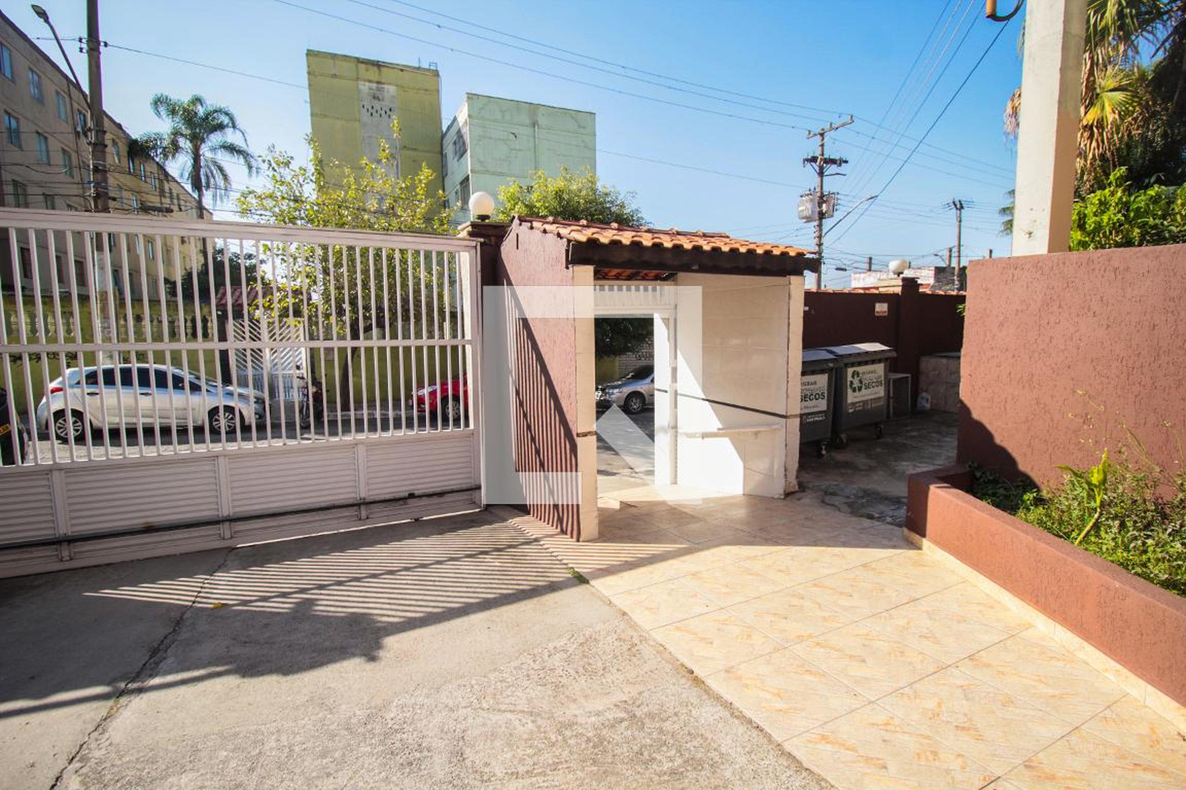 Entrada - Jacarandás IV