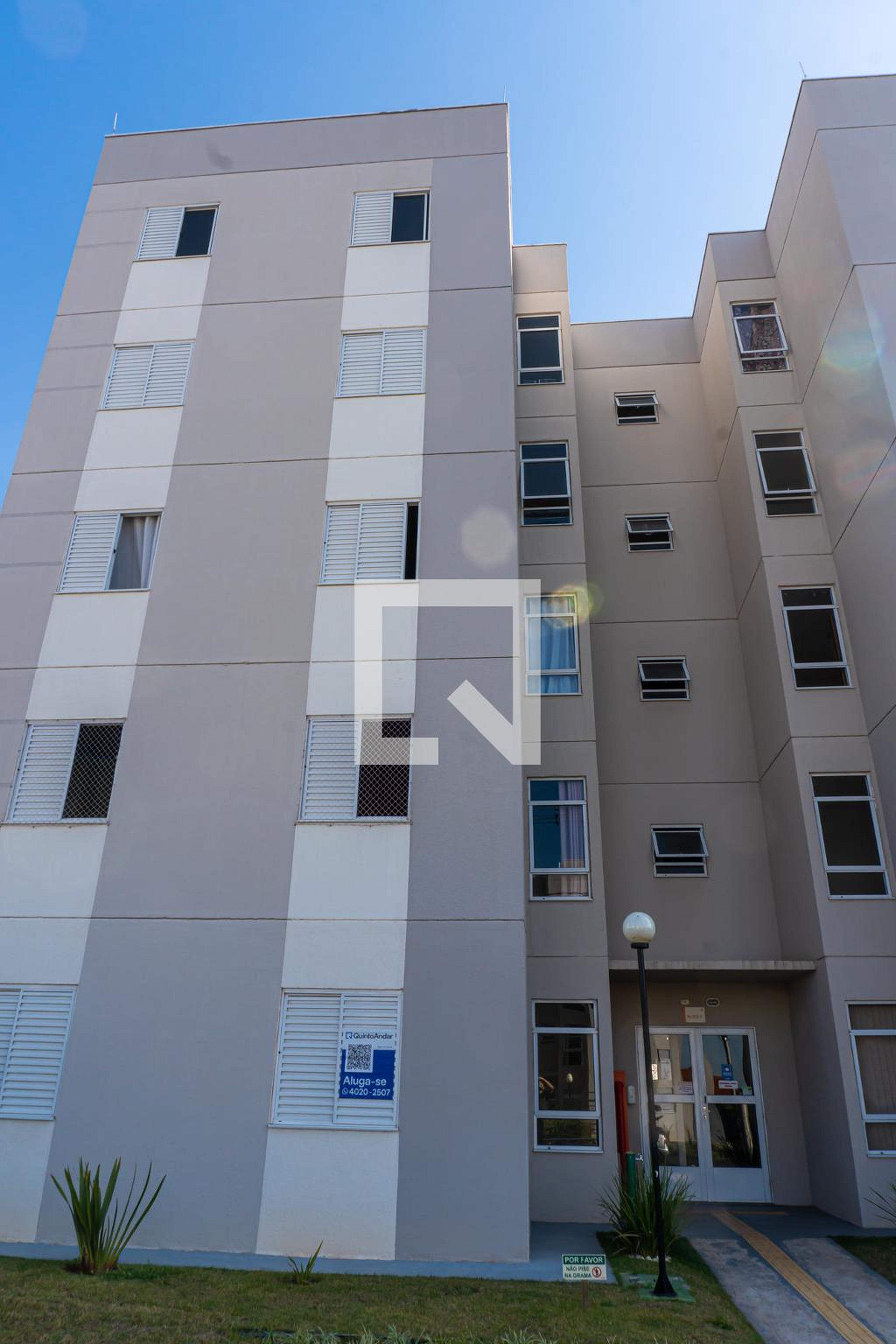 Fachada do Prédio Condomínio em Rua 2, 70