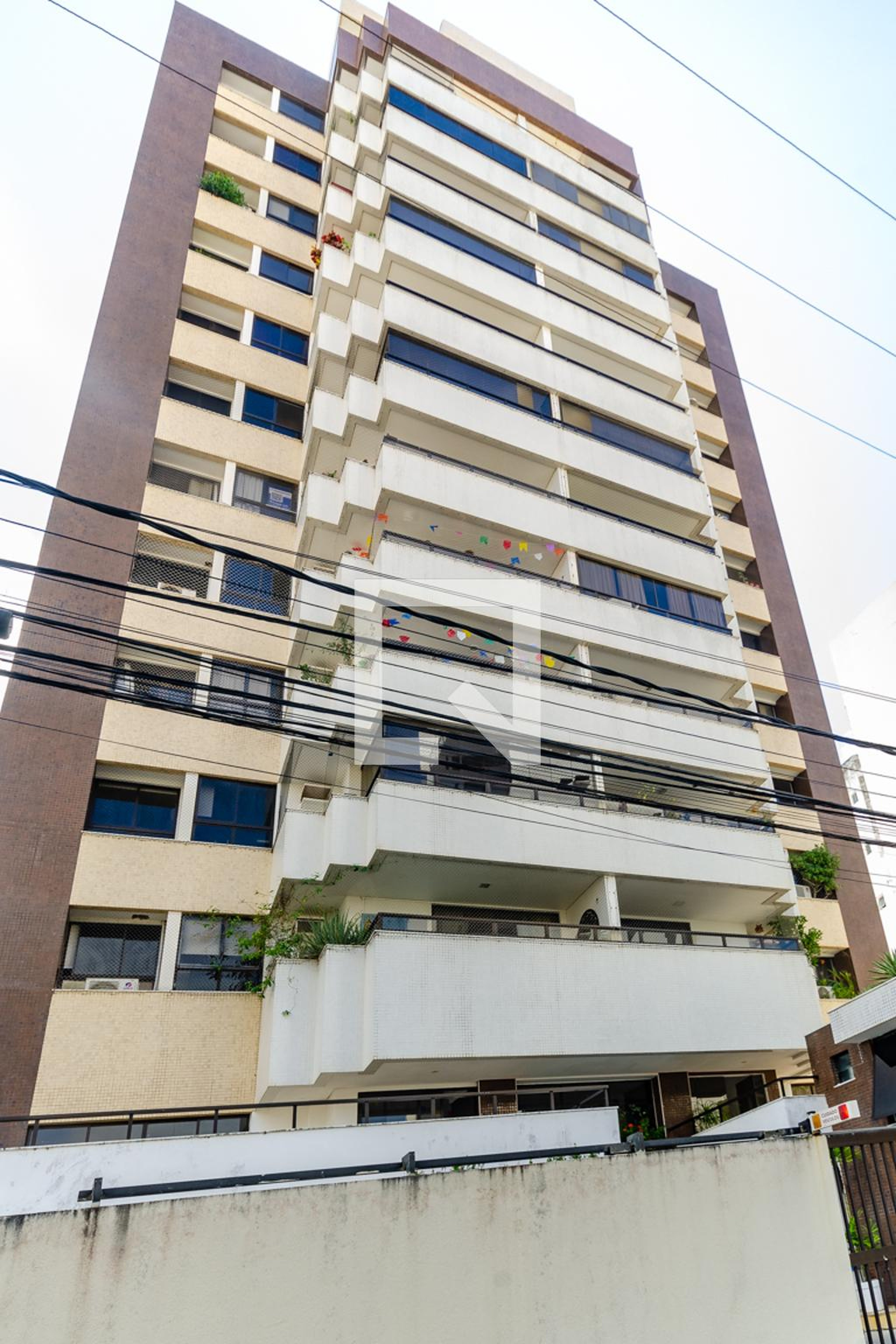 Fachada do Condomínio Edifício Mansão Rive Gauche