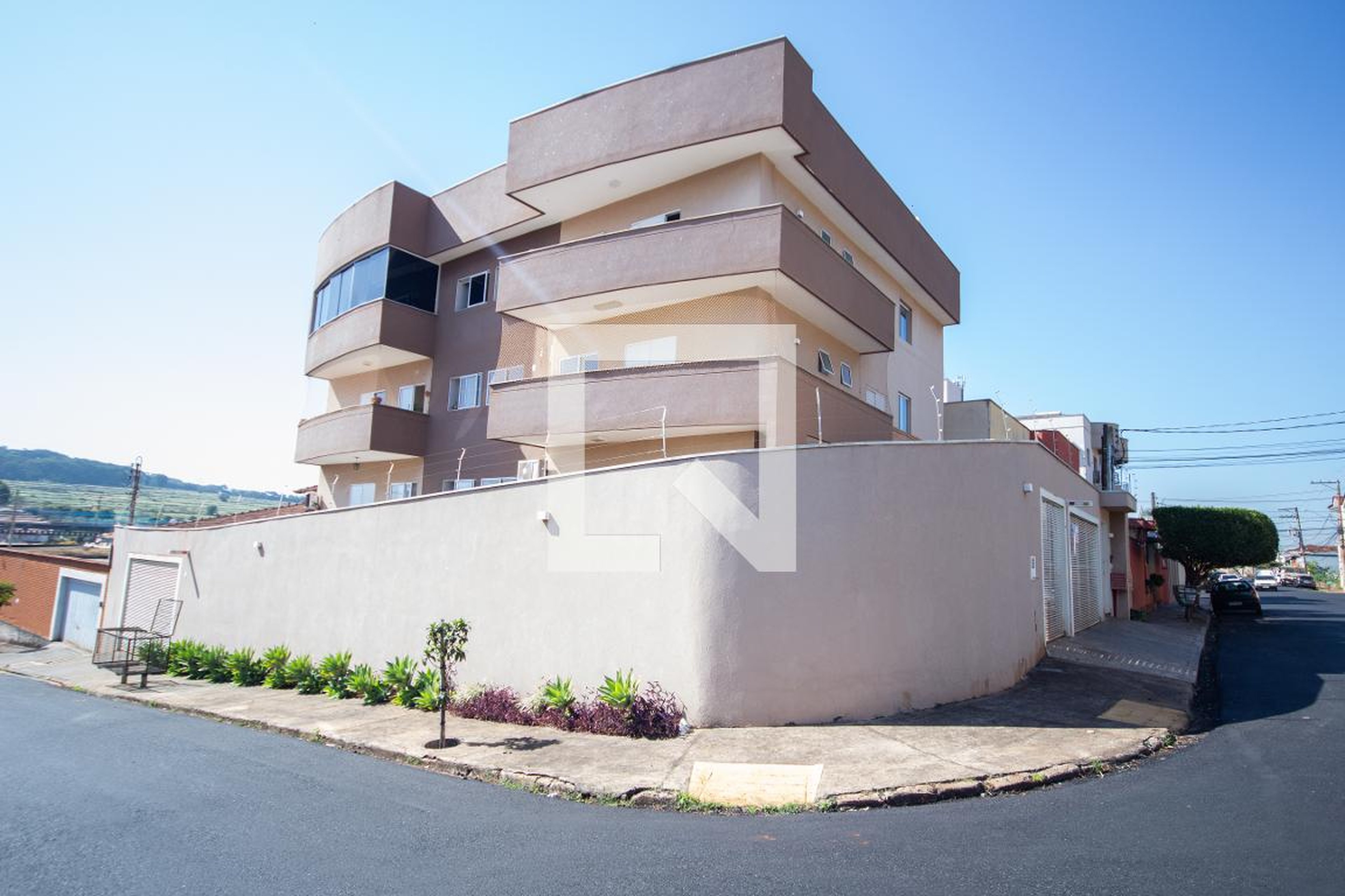 Fachada Condomínio em Rua Teresa Cristina, 2335