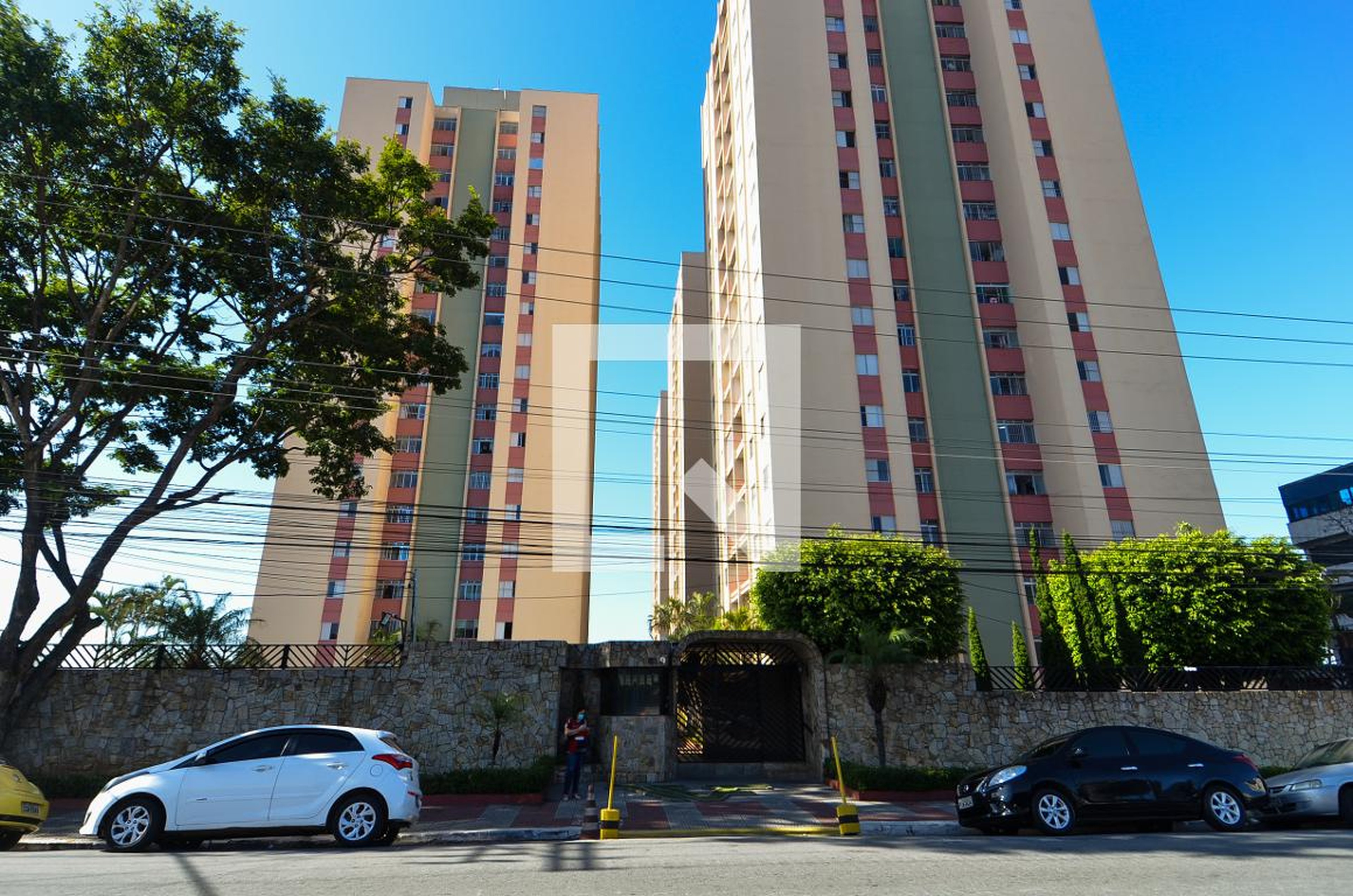 Fachada do Condomínio Condomínio Ville de France