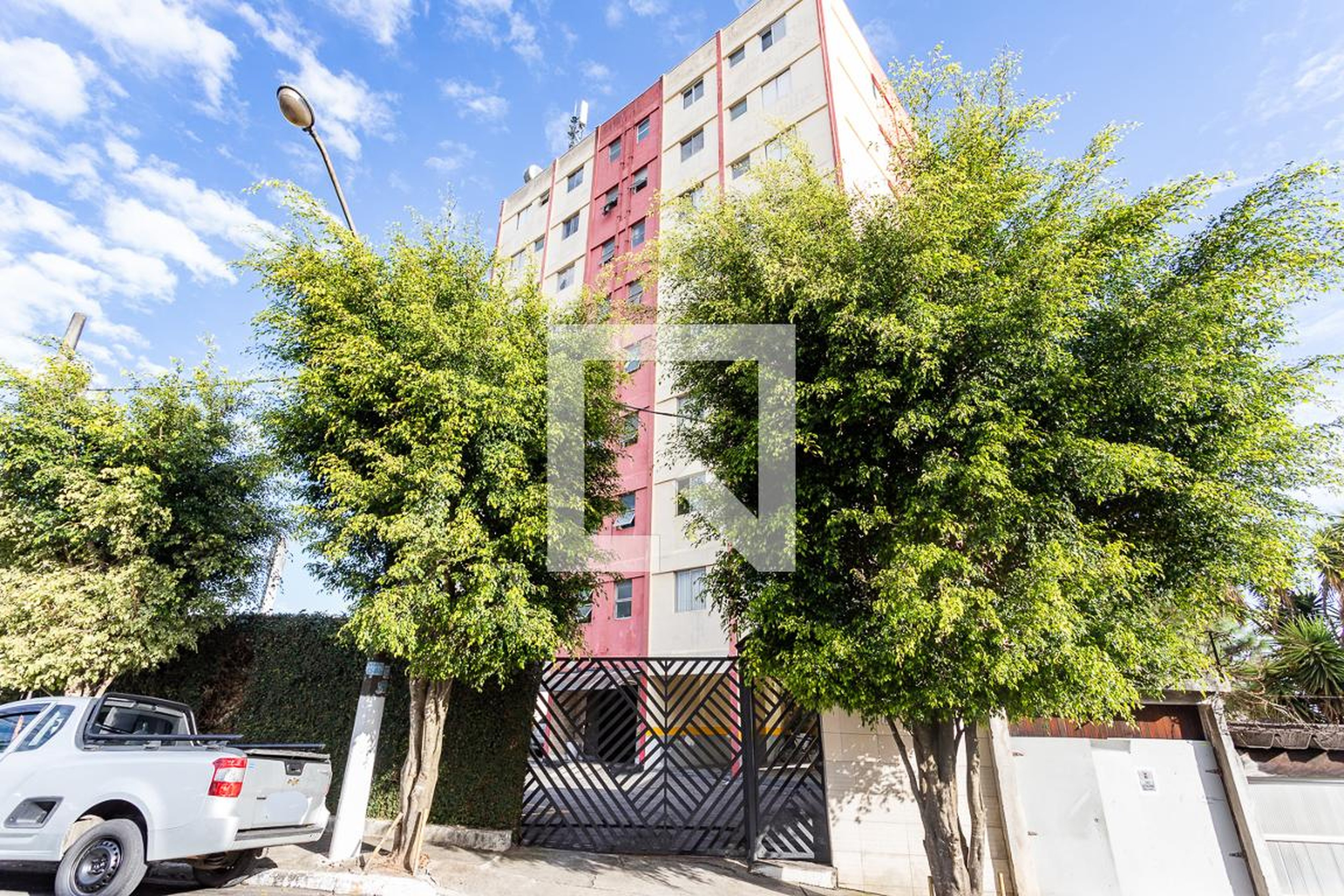 Fachada do Condomínio Condomínio em Rua Itu, 82