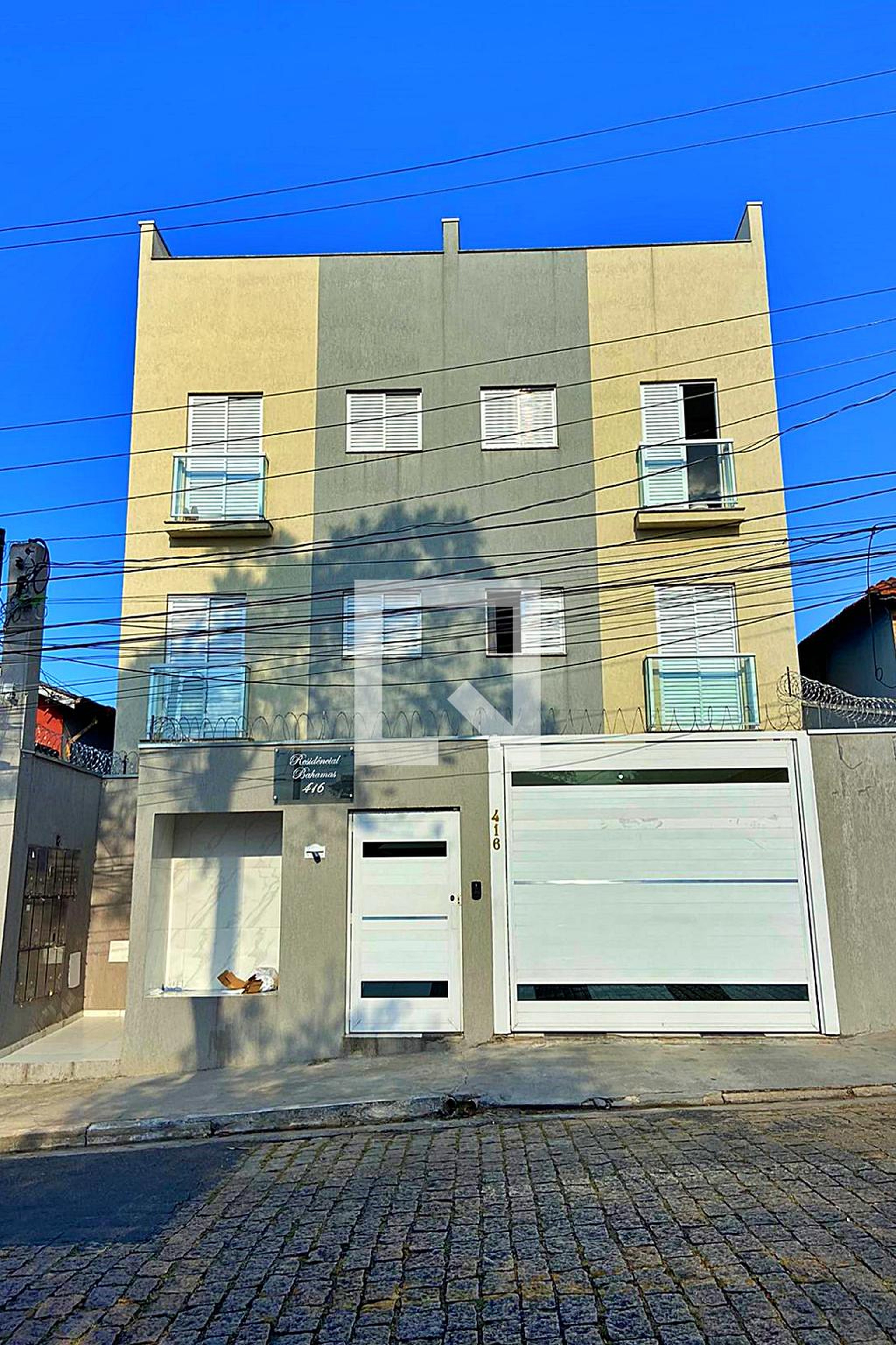 Fachada Condomínio em Rua Bahamas, 416