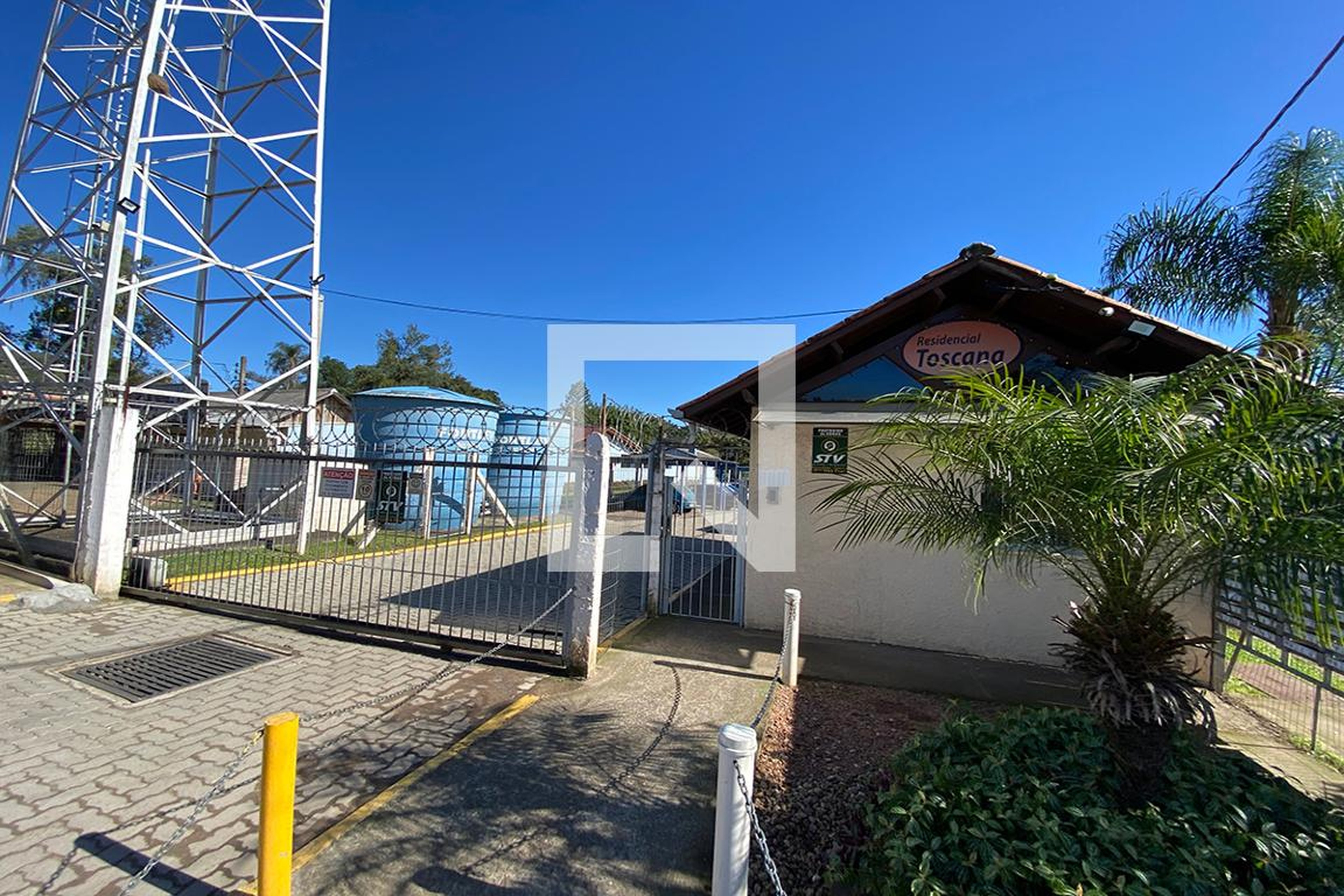 Fachada do Condomínio Residencial Toscana