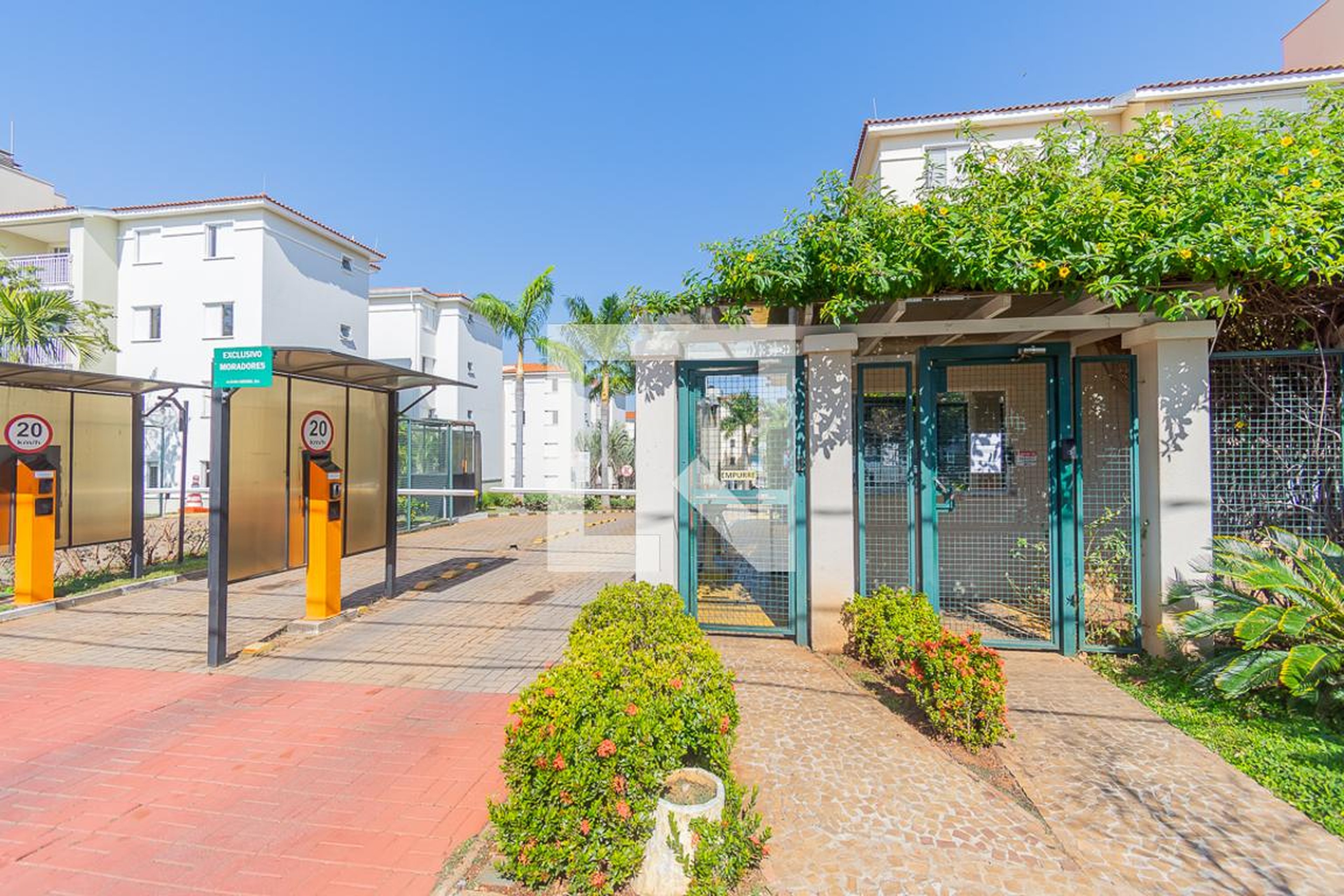 Fachada do Condomínio Condomínio Avalon