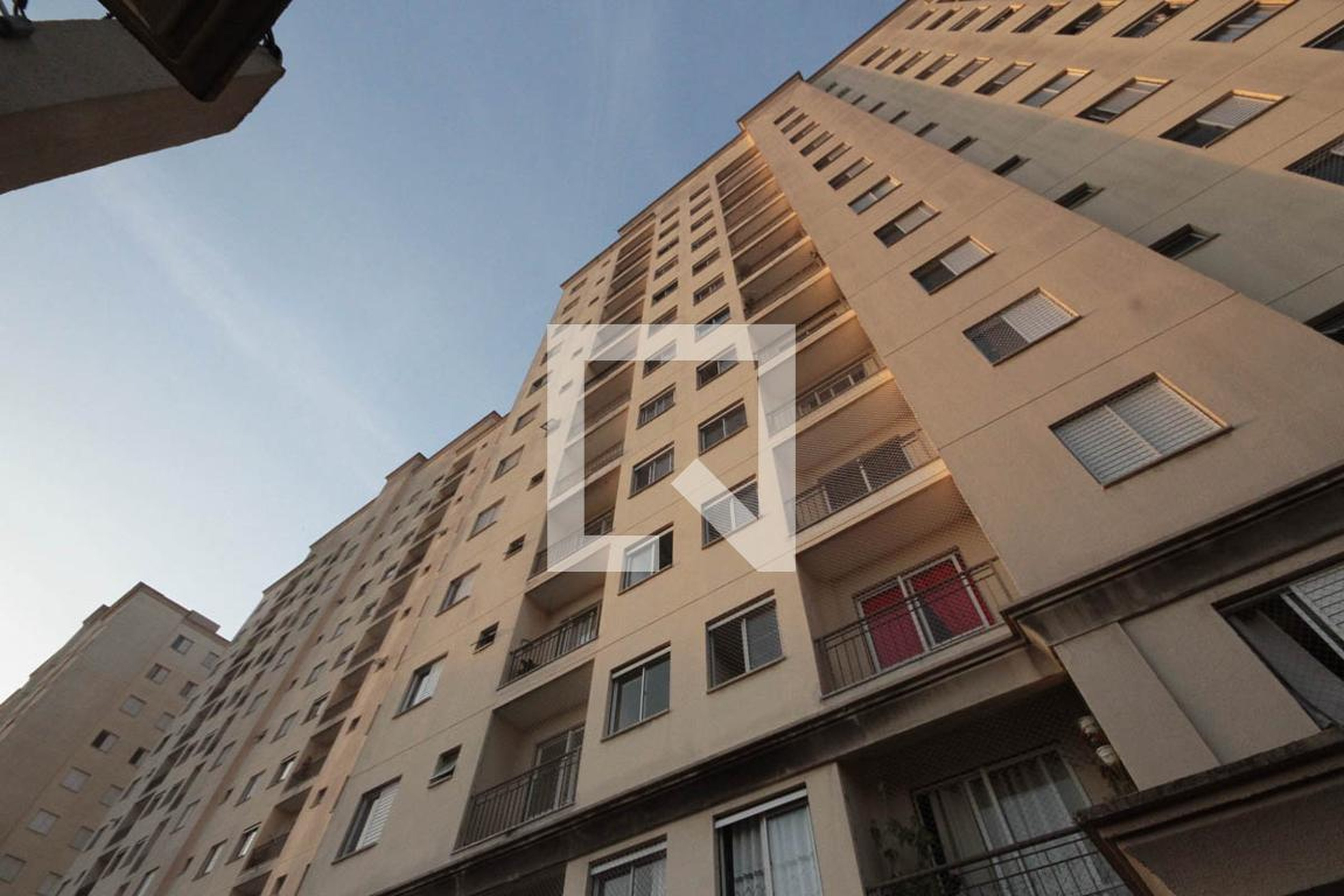 Fachada Condomínio em Rua Rego Barros, 3