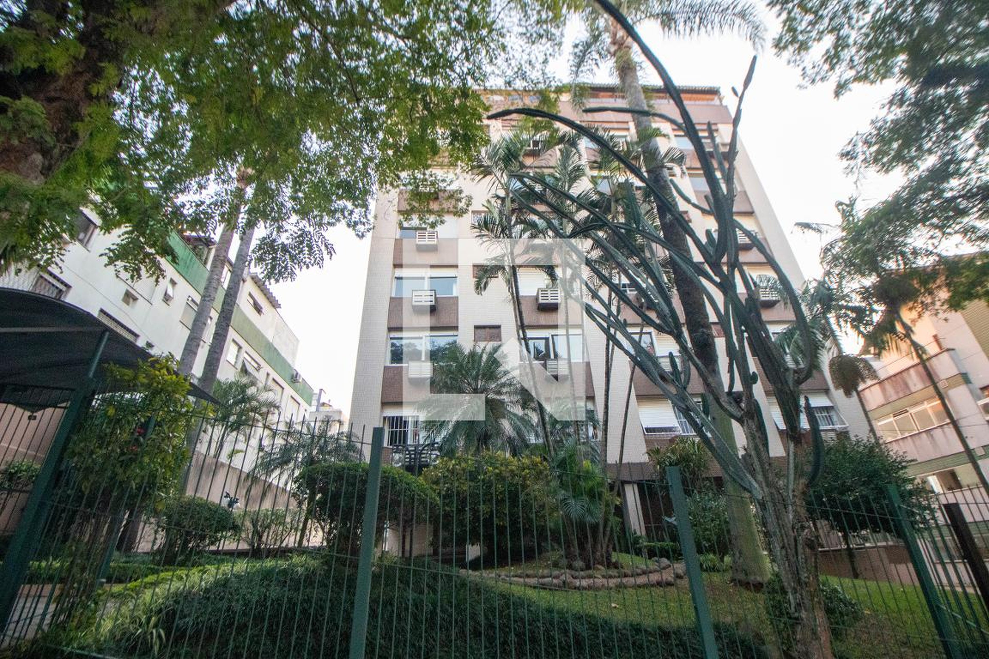 Fachada Condomínio em Rua Comendador Rheingantz, 431