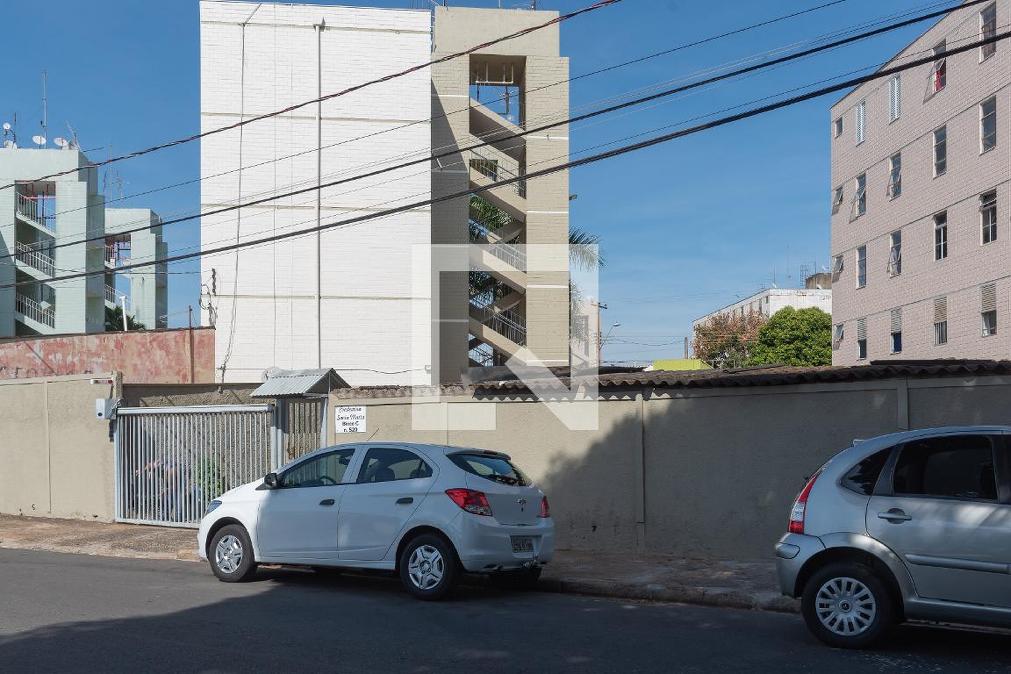 Fachada do Condomínio Condomínio Santa Marta