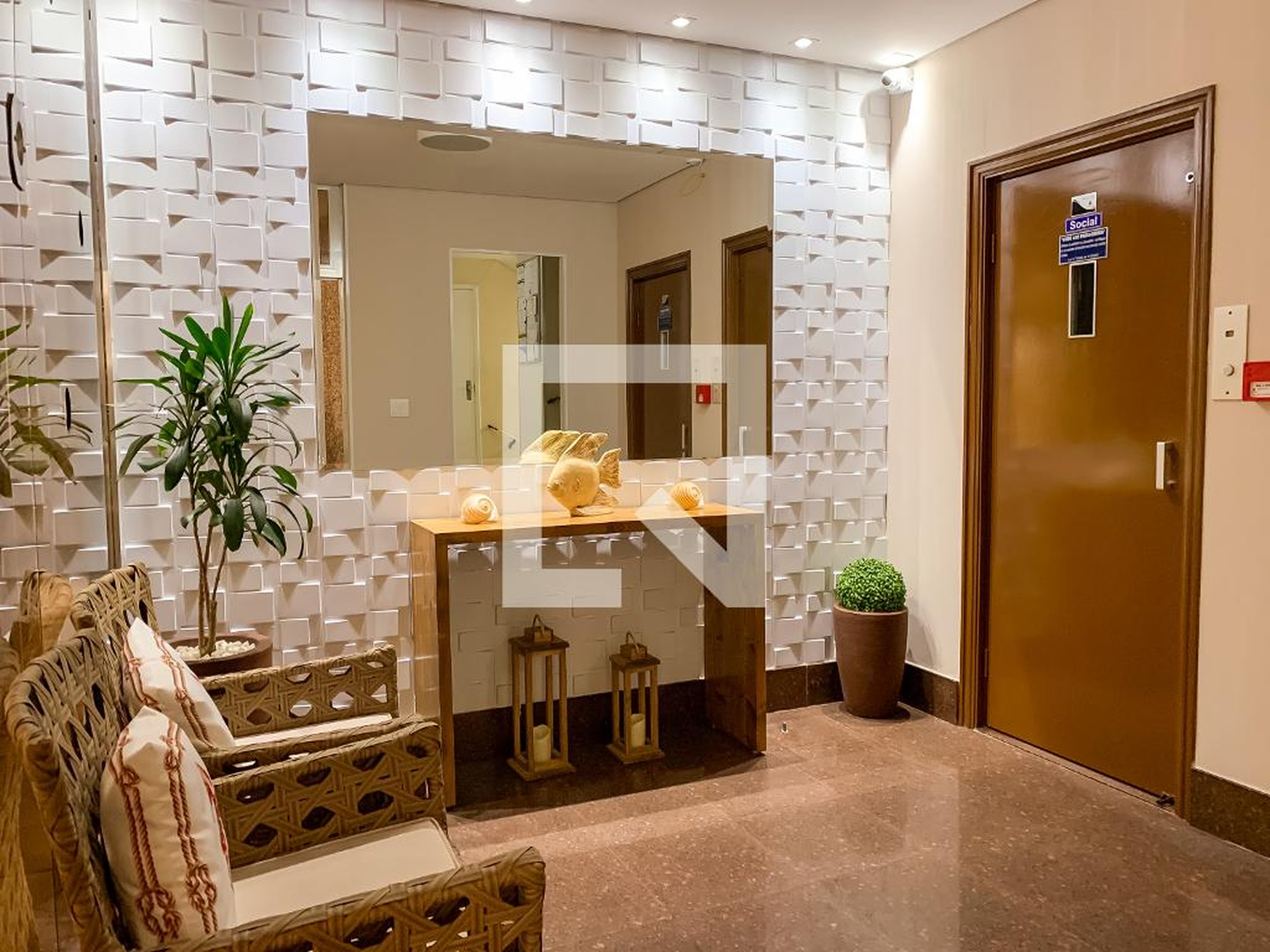 Hall - Chateau Kanarek