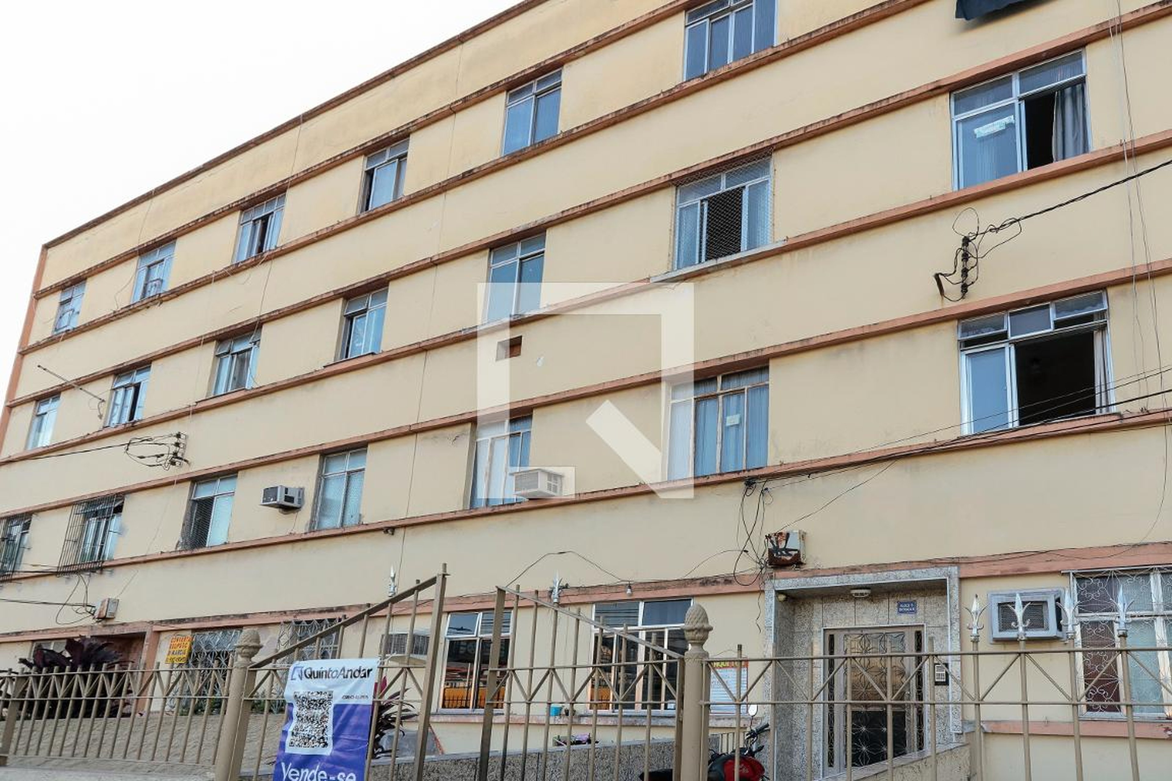 Fachada Condomínio em Alameda Alberto Flôres, 105