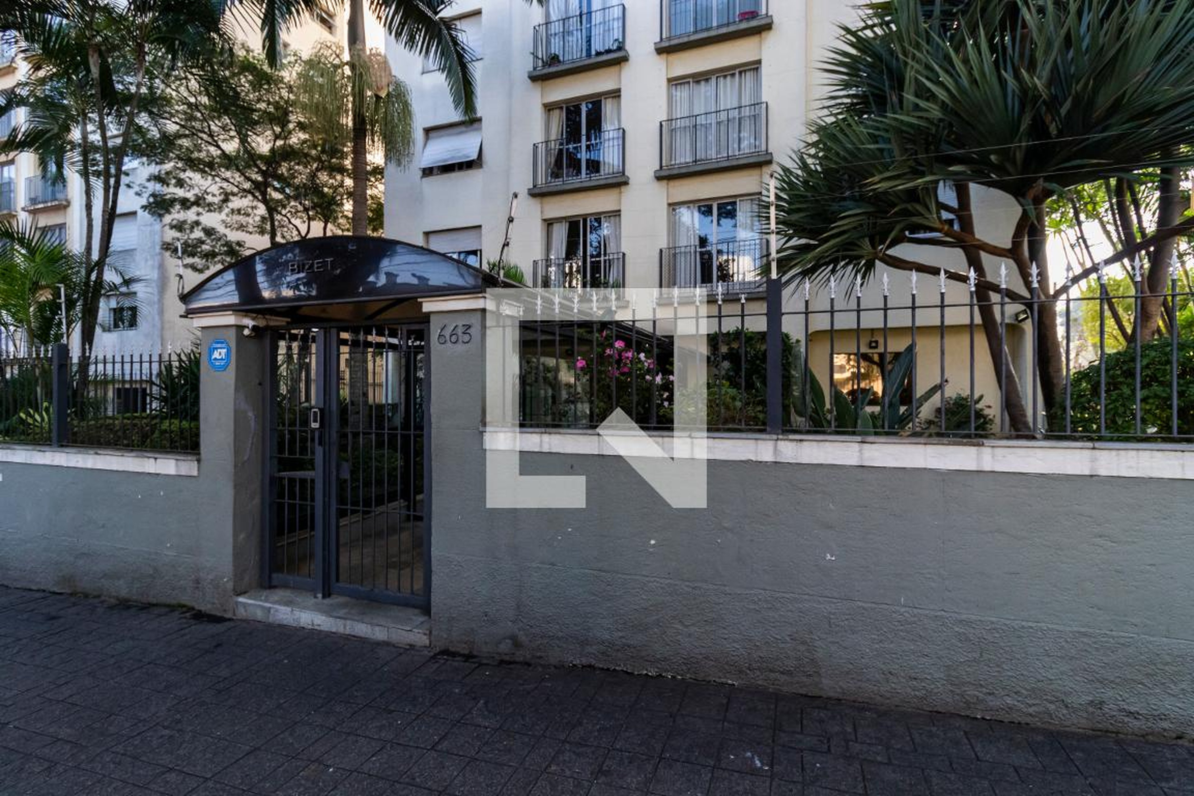 Fachada Condomínio em Rua Antônio Tavares, 504