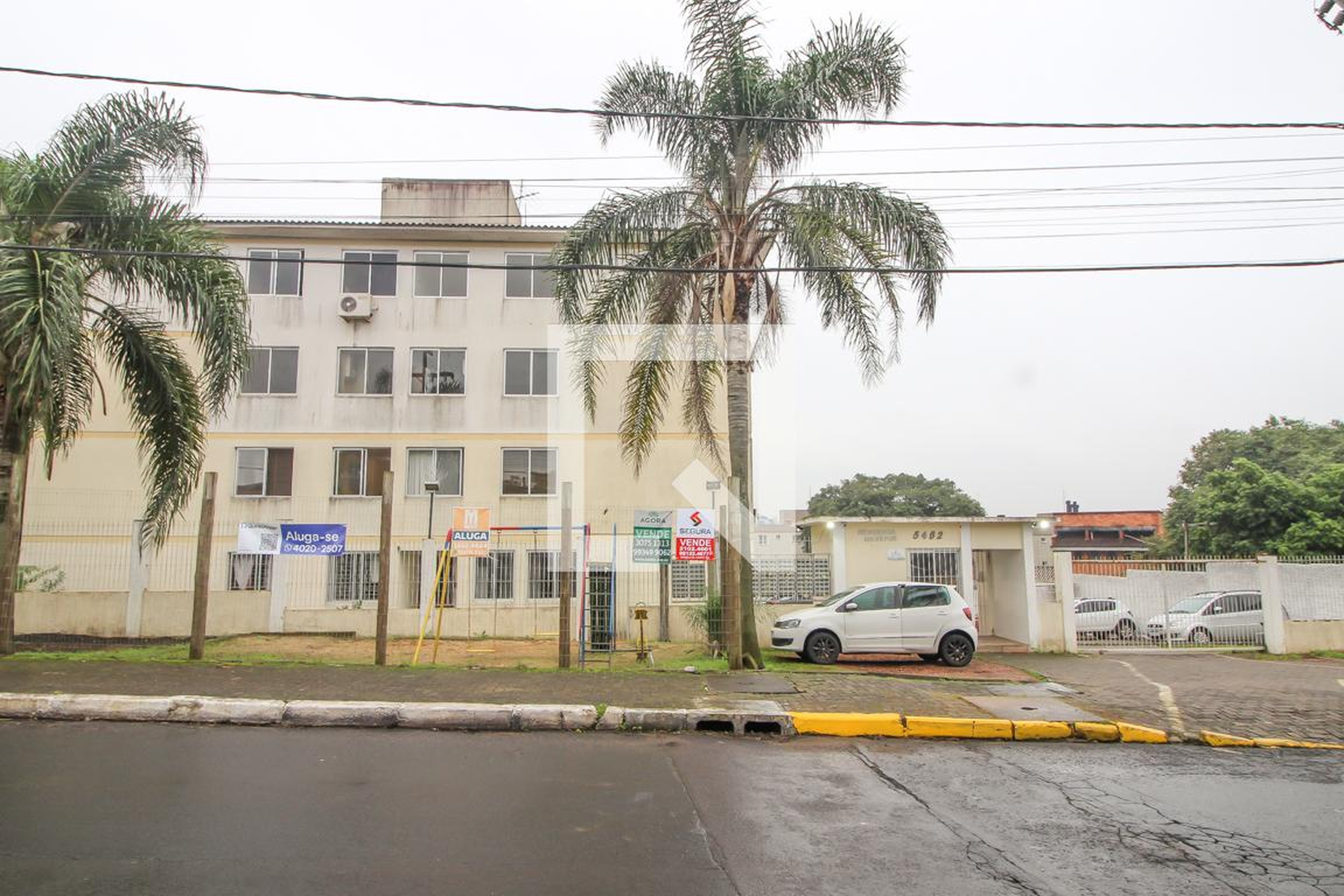 Fachada Condomínio em Avenida Doutor Sezefredo Azambuja Vieira, 3060