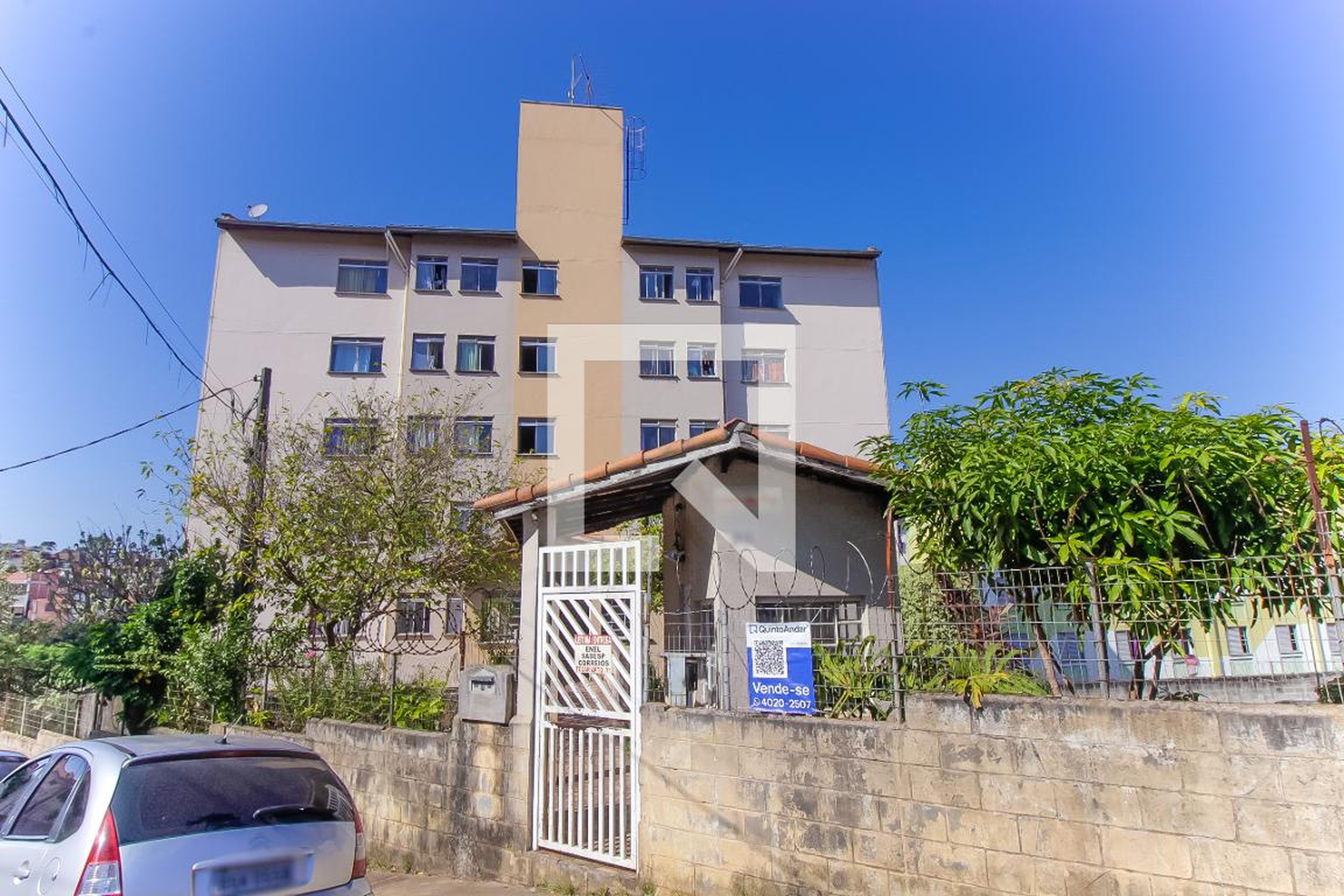 Fachada do Condomínio Condomínio em Rua Augustin Luberti, 40