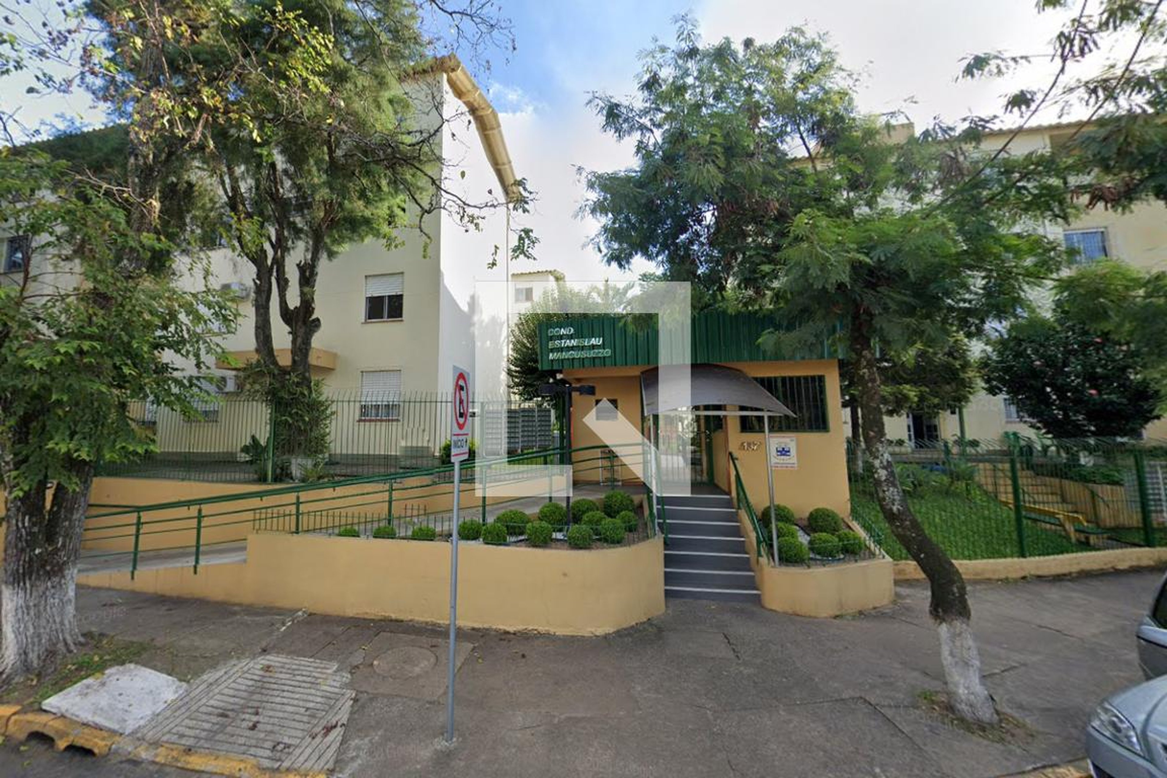 Fachada do Condomínio Condomínio em Rua João Nunes da Silva, 123