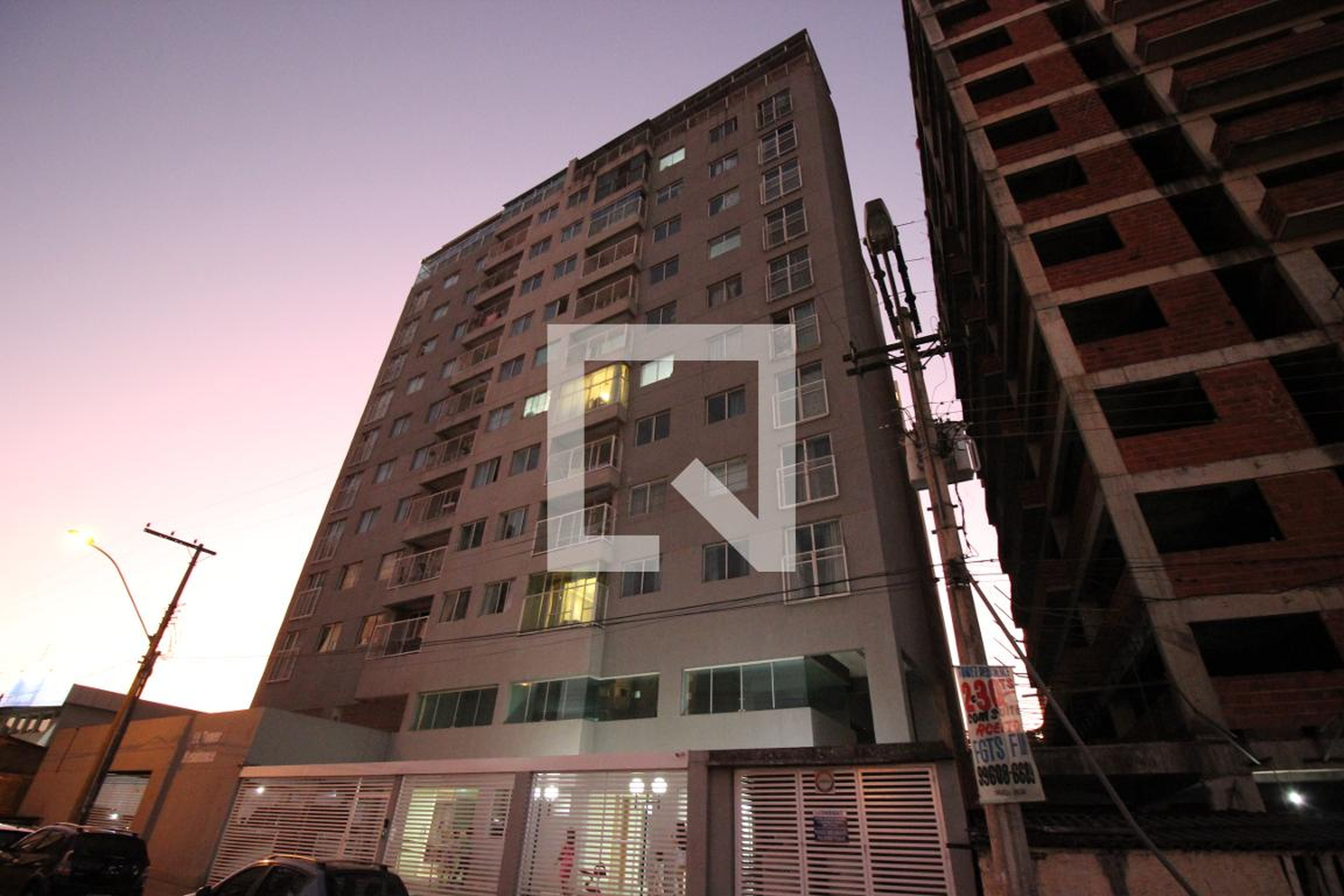 Fachada Condomínio em QNM 12 Via NM 12B, 04