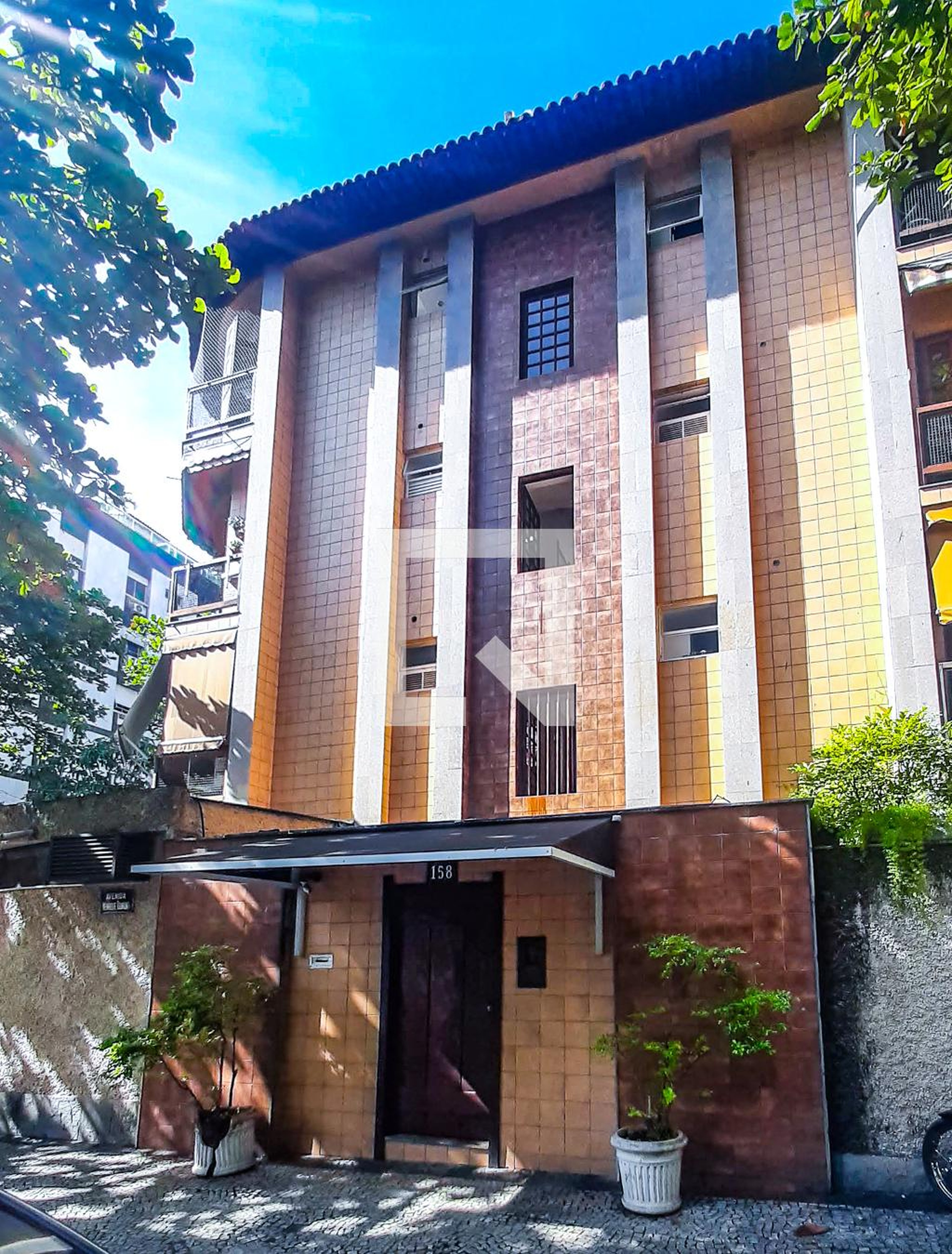 Fachada do Condomínio Edifício Studio Ipanema