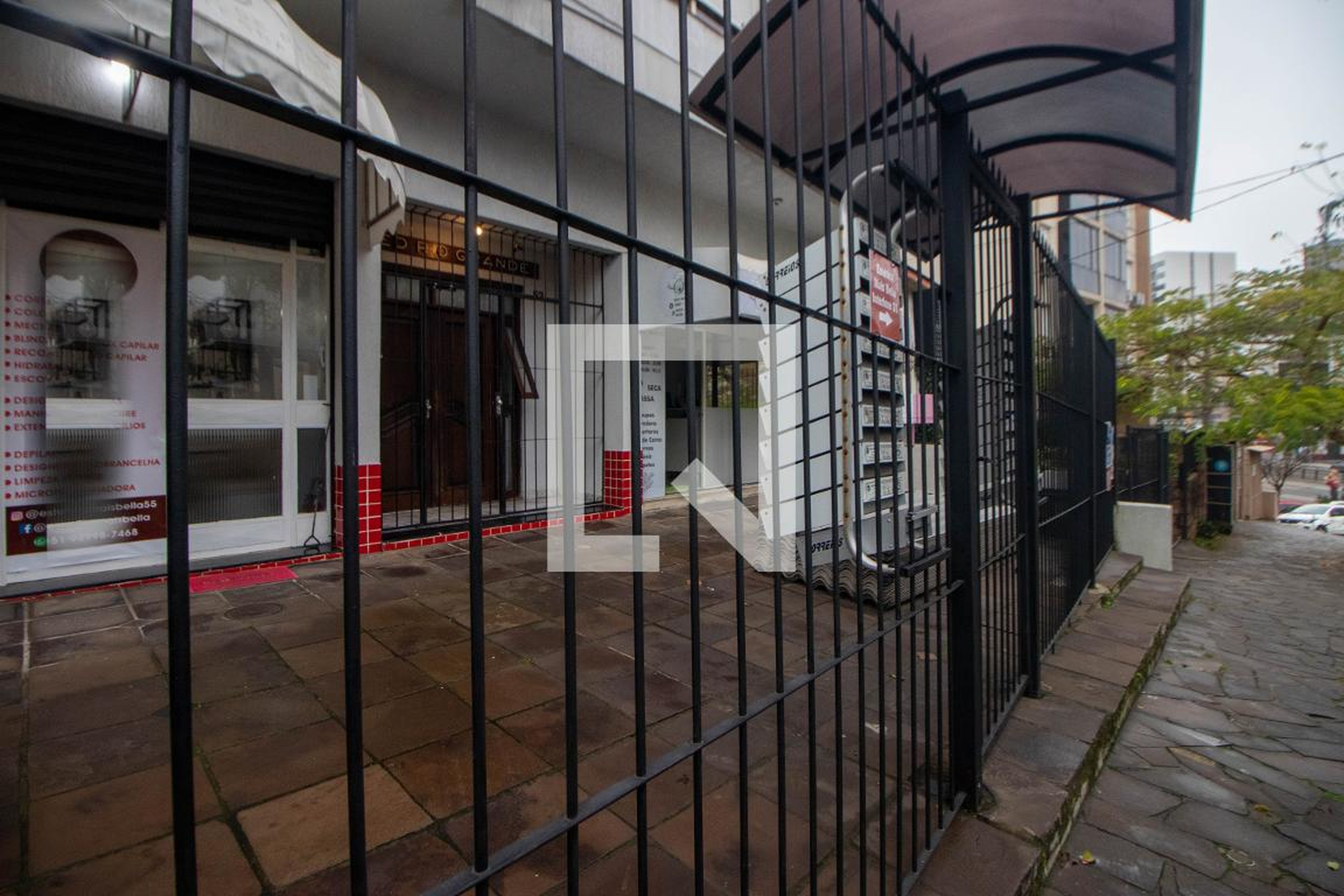 Fachada Condomínio em Rua Edmundo Bastian, 53