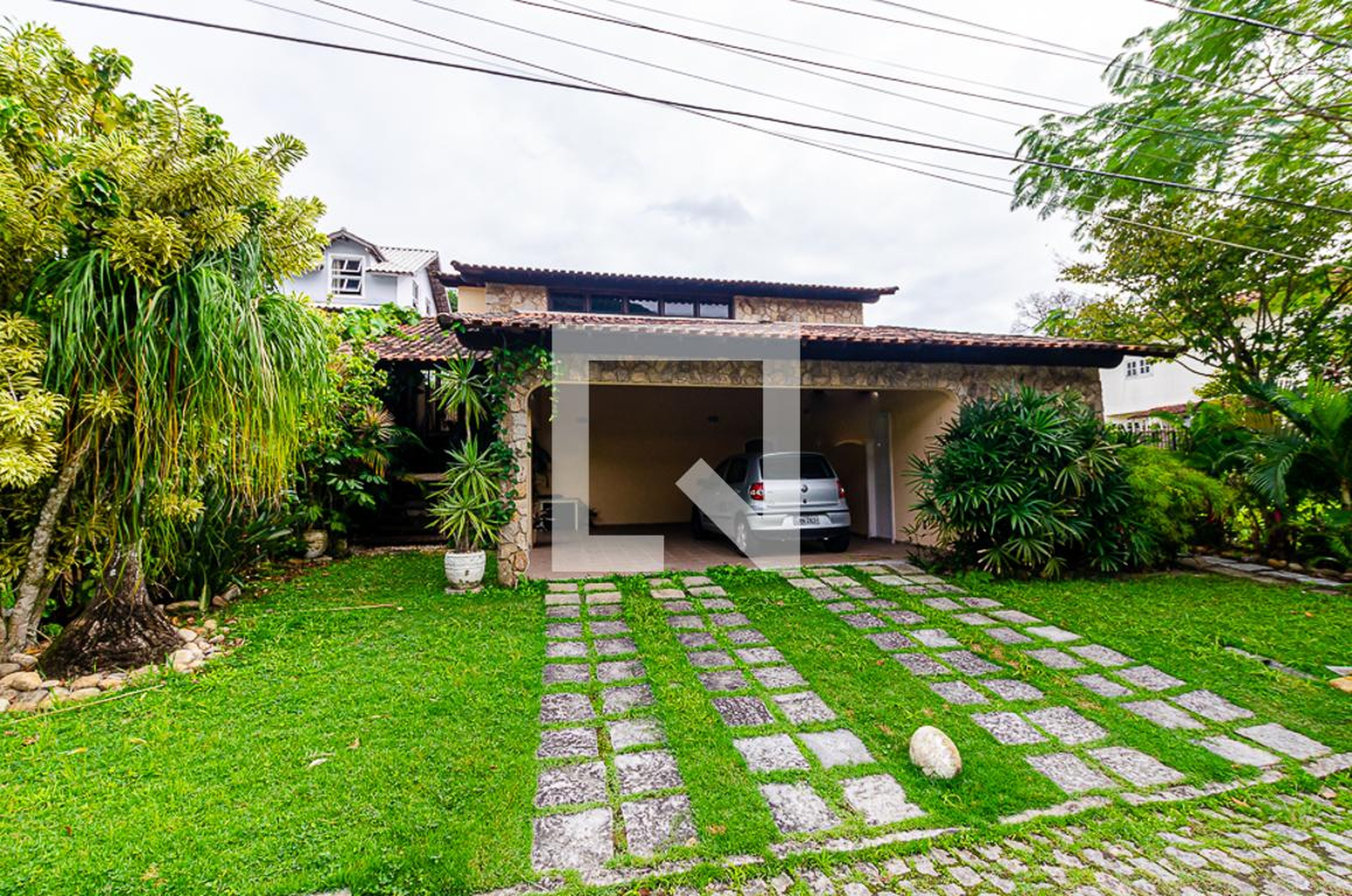 Fachada Condomínio em Estrada Francisco da Cruz Nunes, 2650