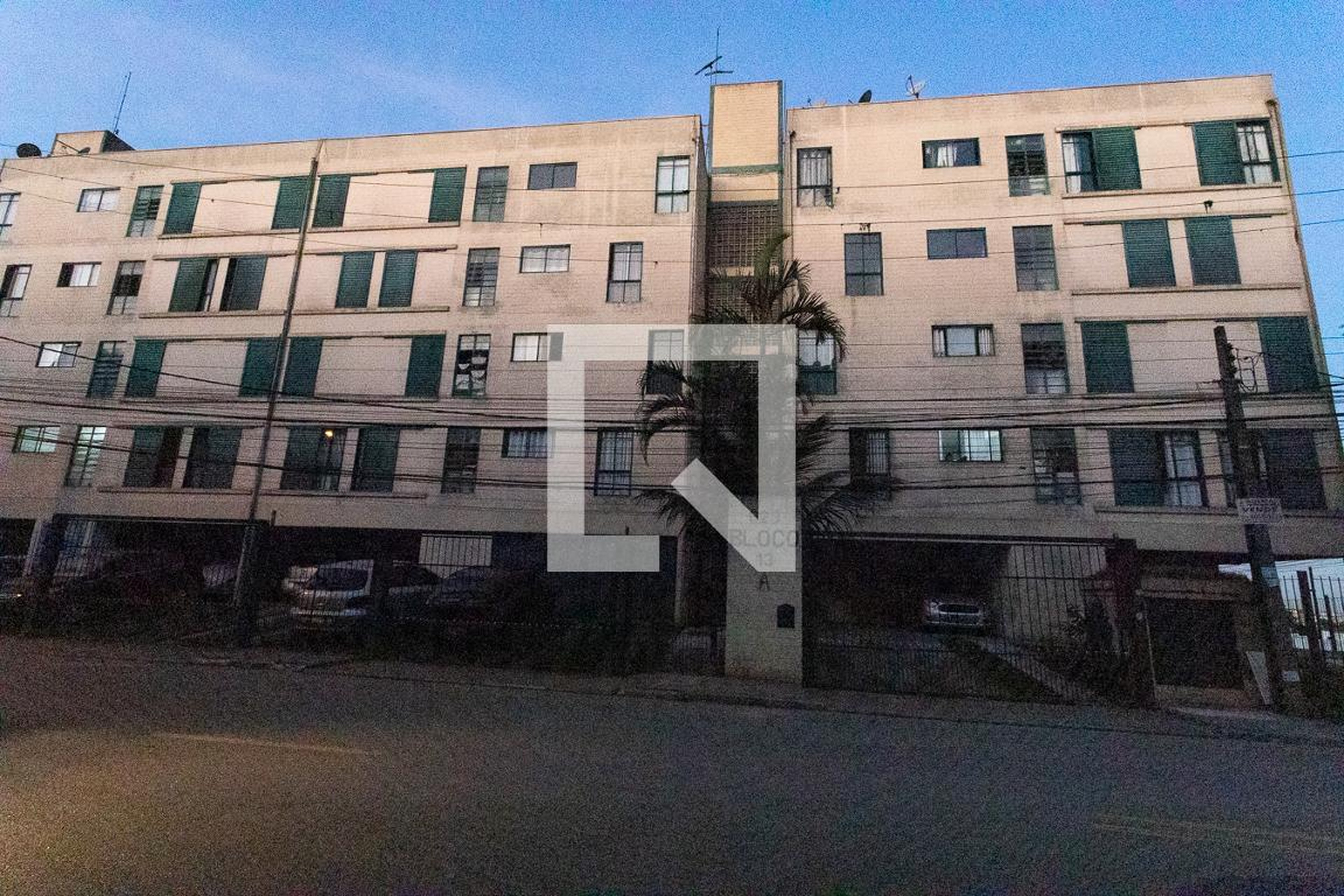 Fachada do Condomínio Condomínio Por do Sol