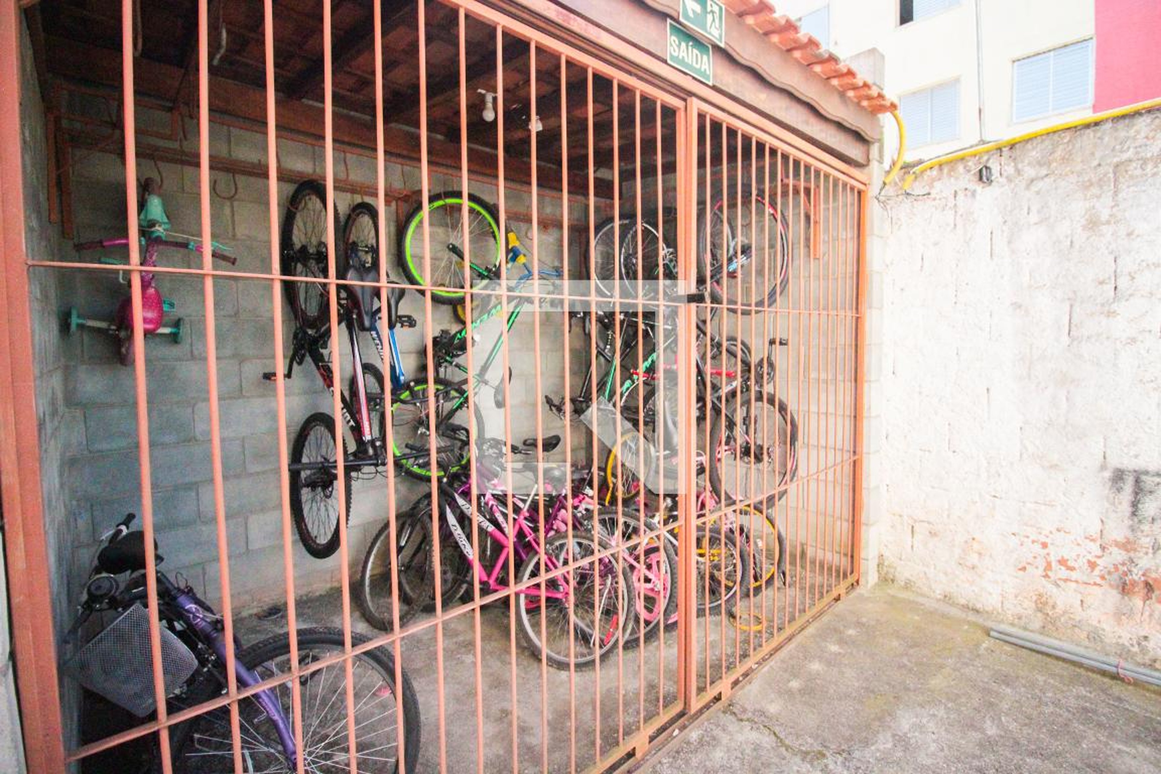 Bicicletário - Emília Brasão