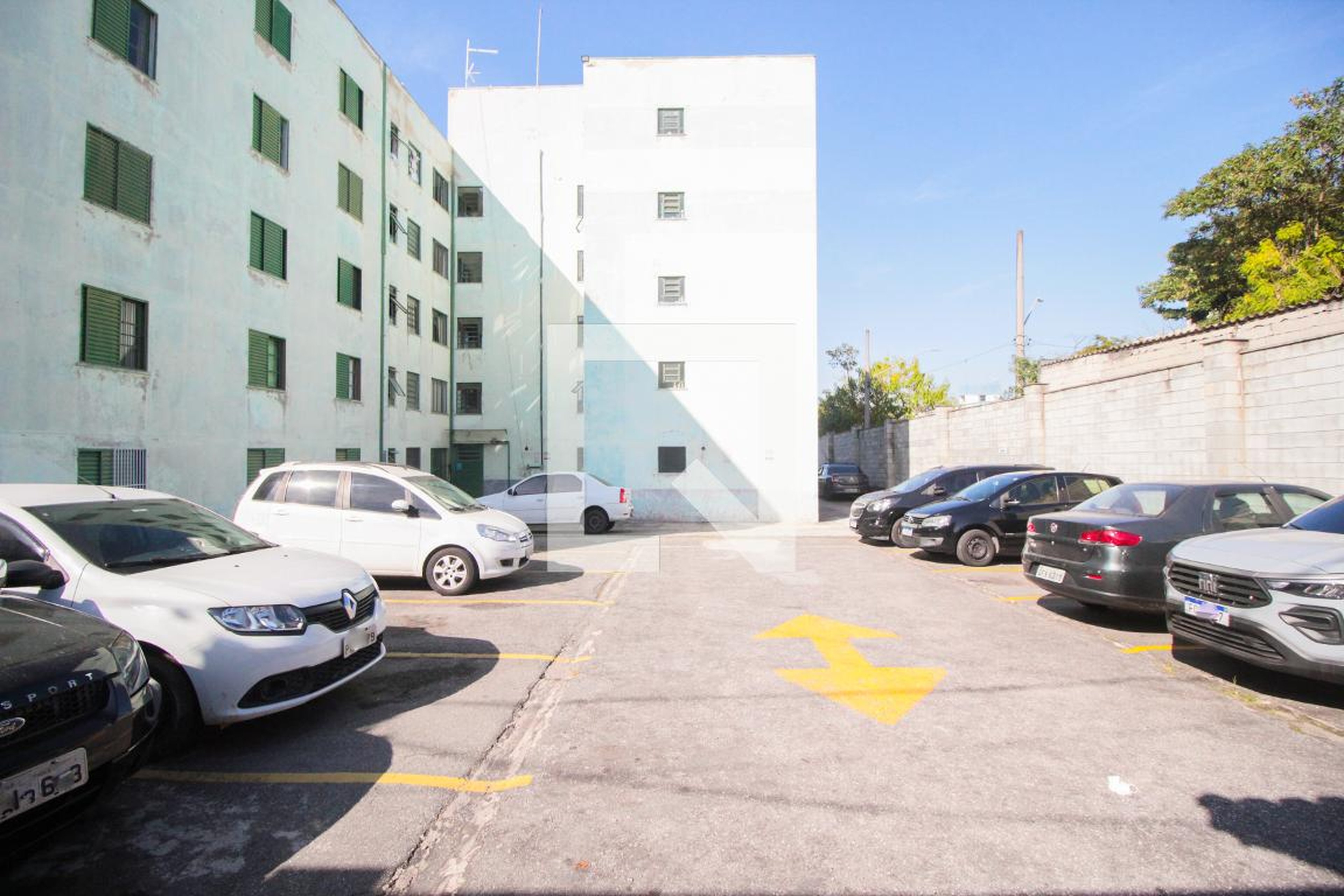 Estacionamento - Emília Brasão