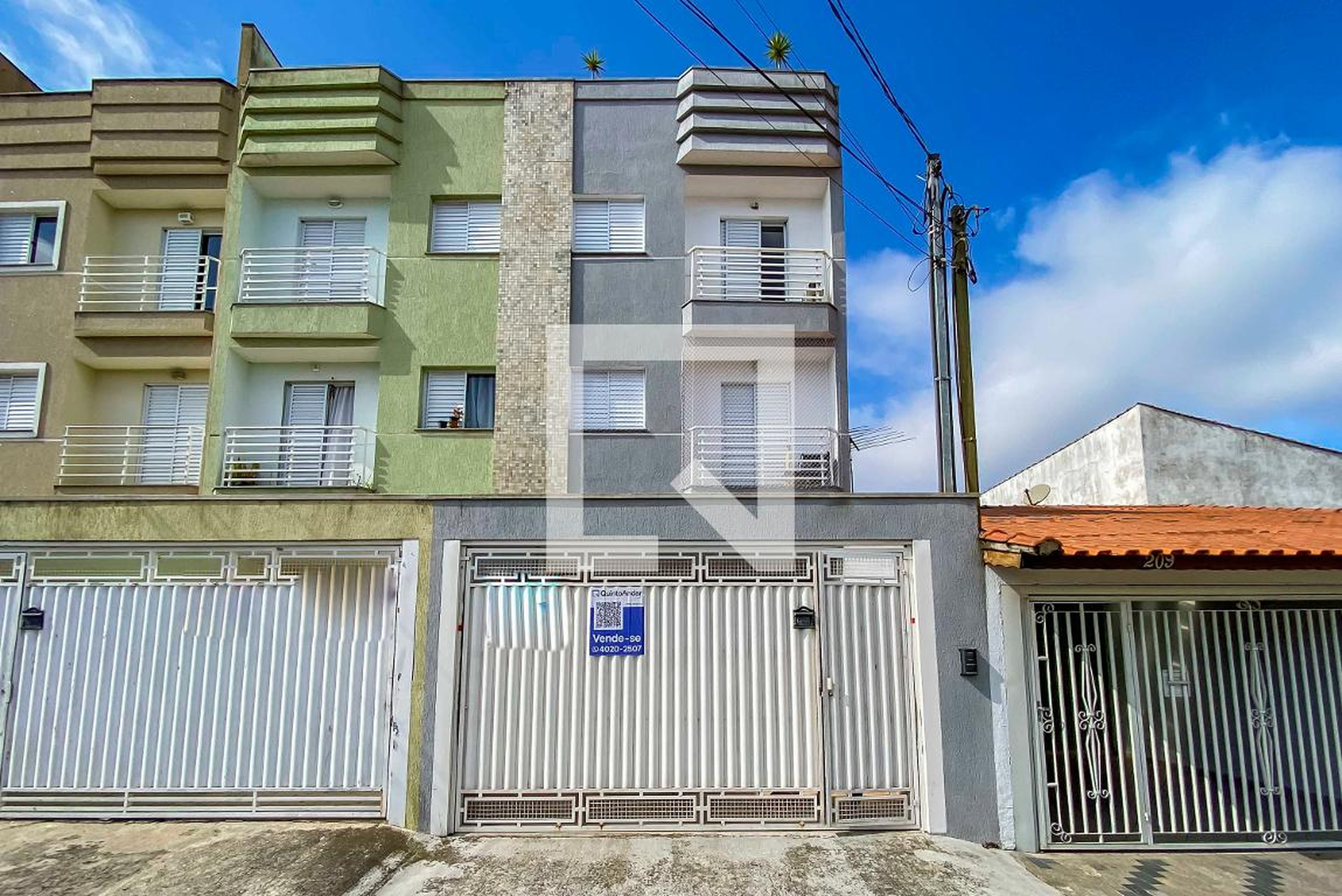 Fachada Condomínio em Rua Itaparica, 203