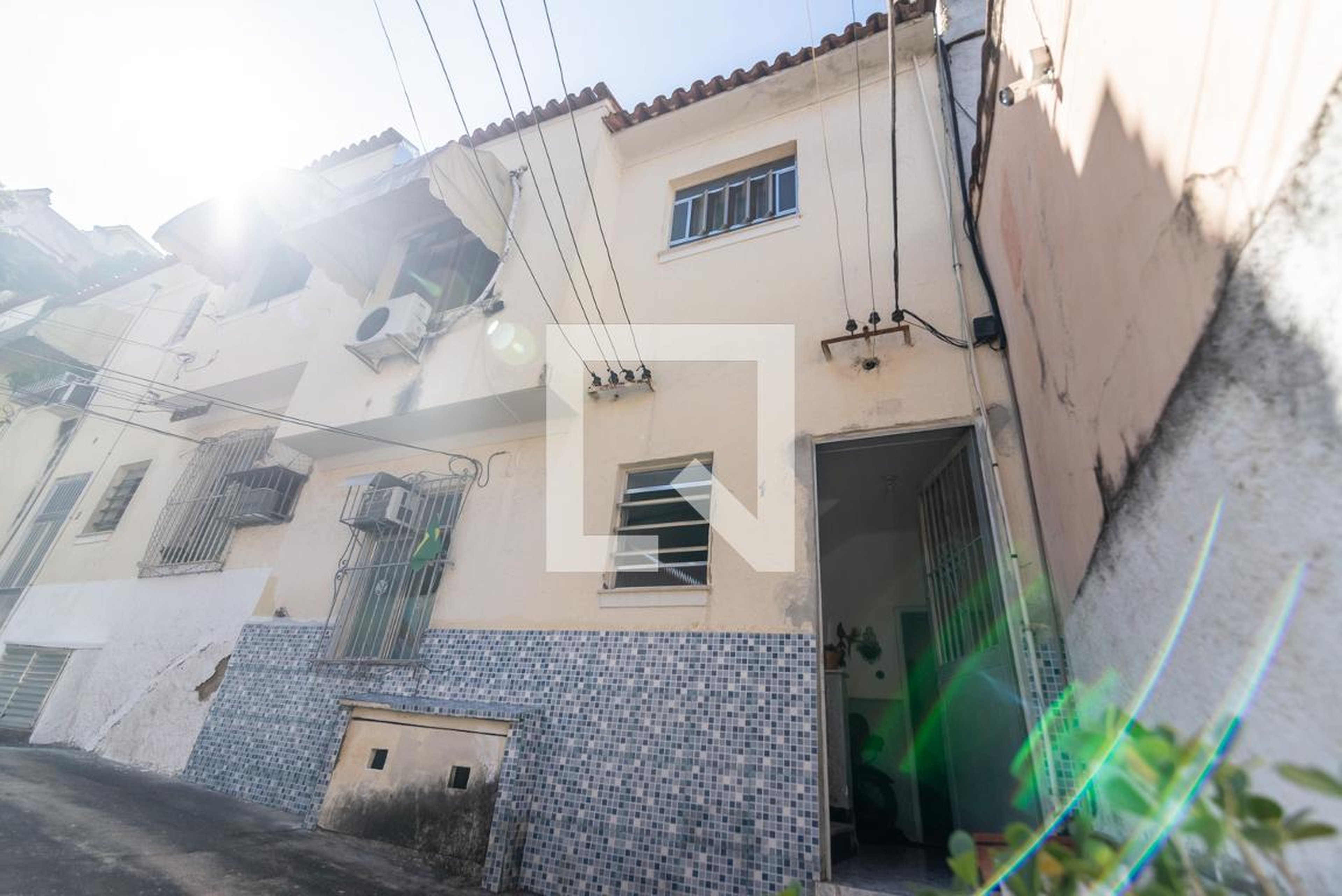 Fachada Condomínio em Rua Campos da Paz, 95
