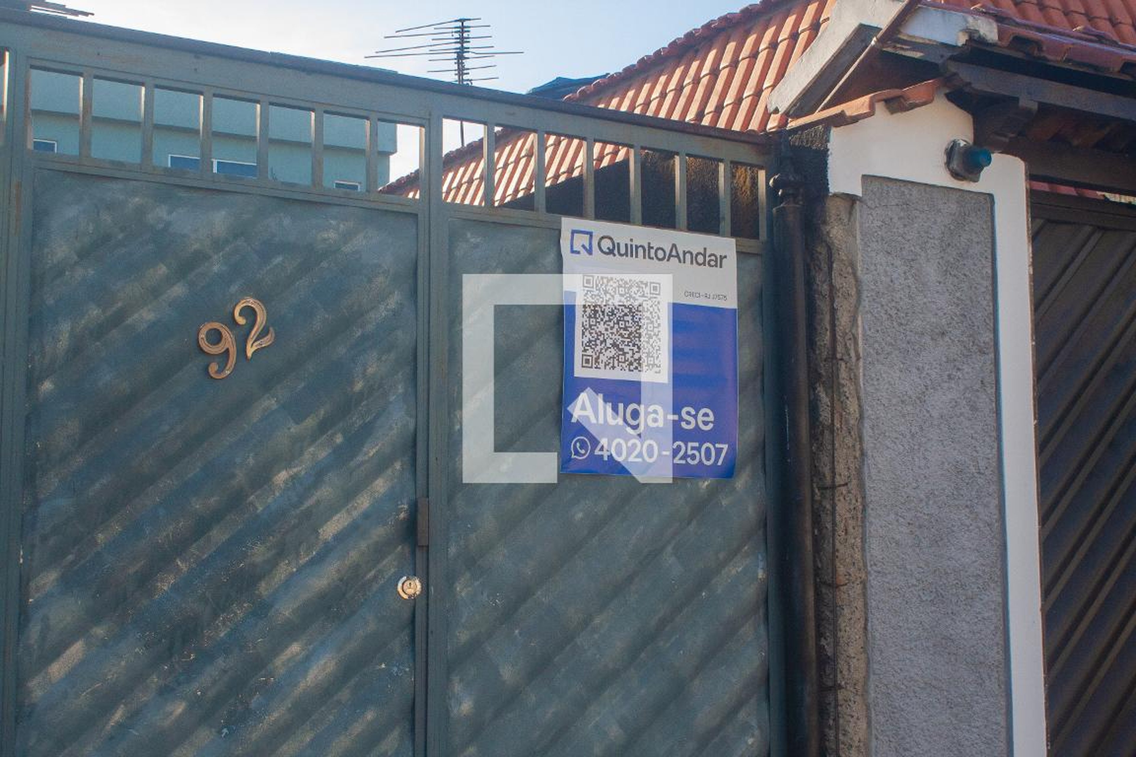 Fachada Condomínio em Rua Montenegro, 92