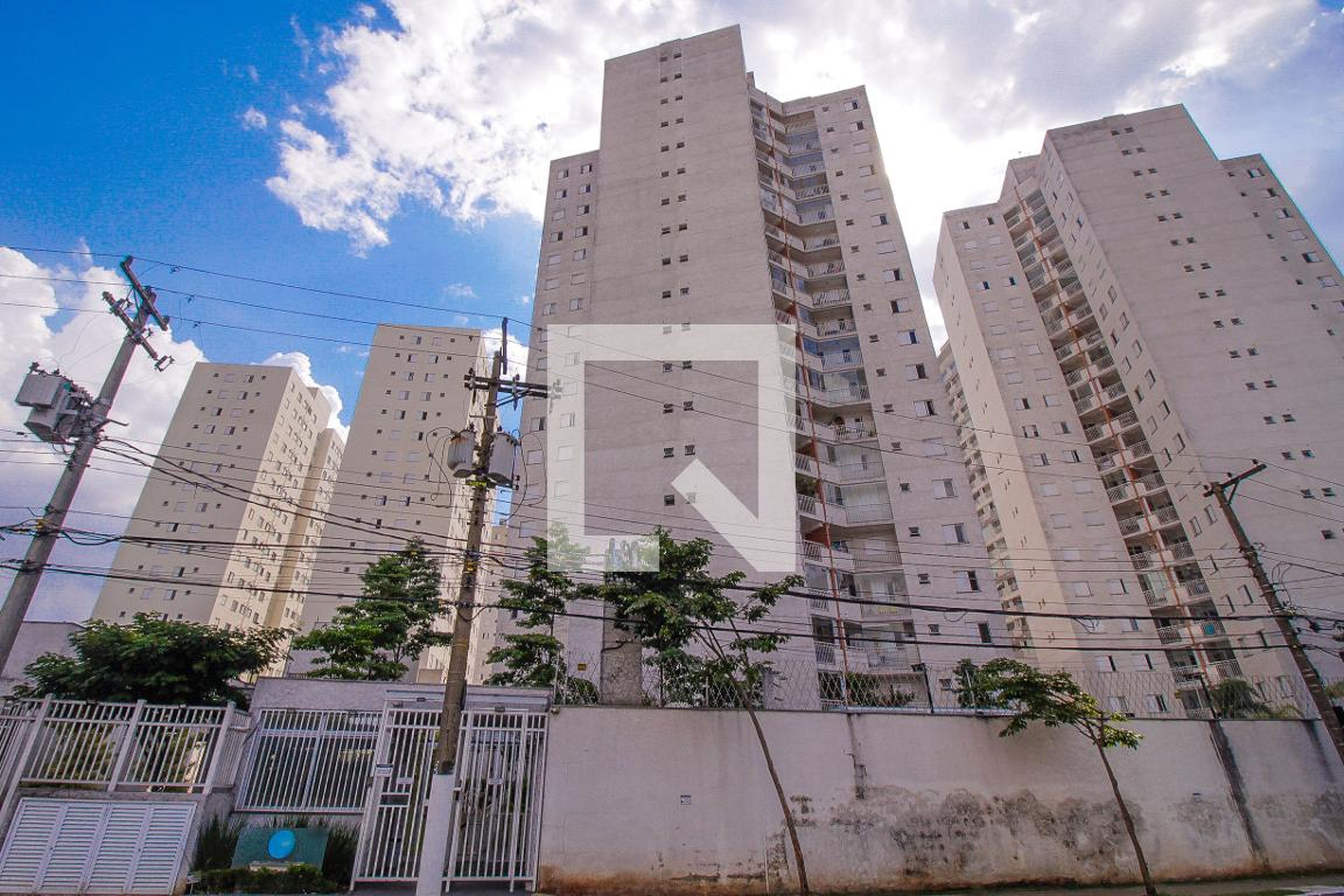 Fachada do Condomínio Condomínio IN SP Vila Boim