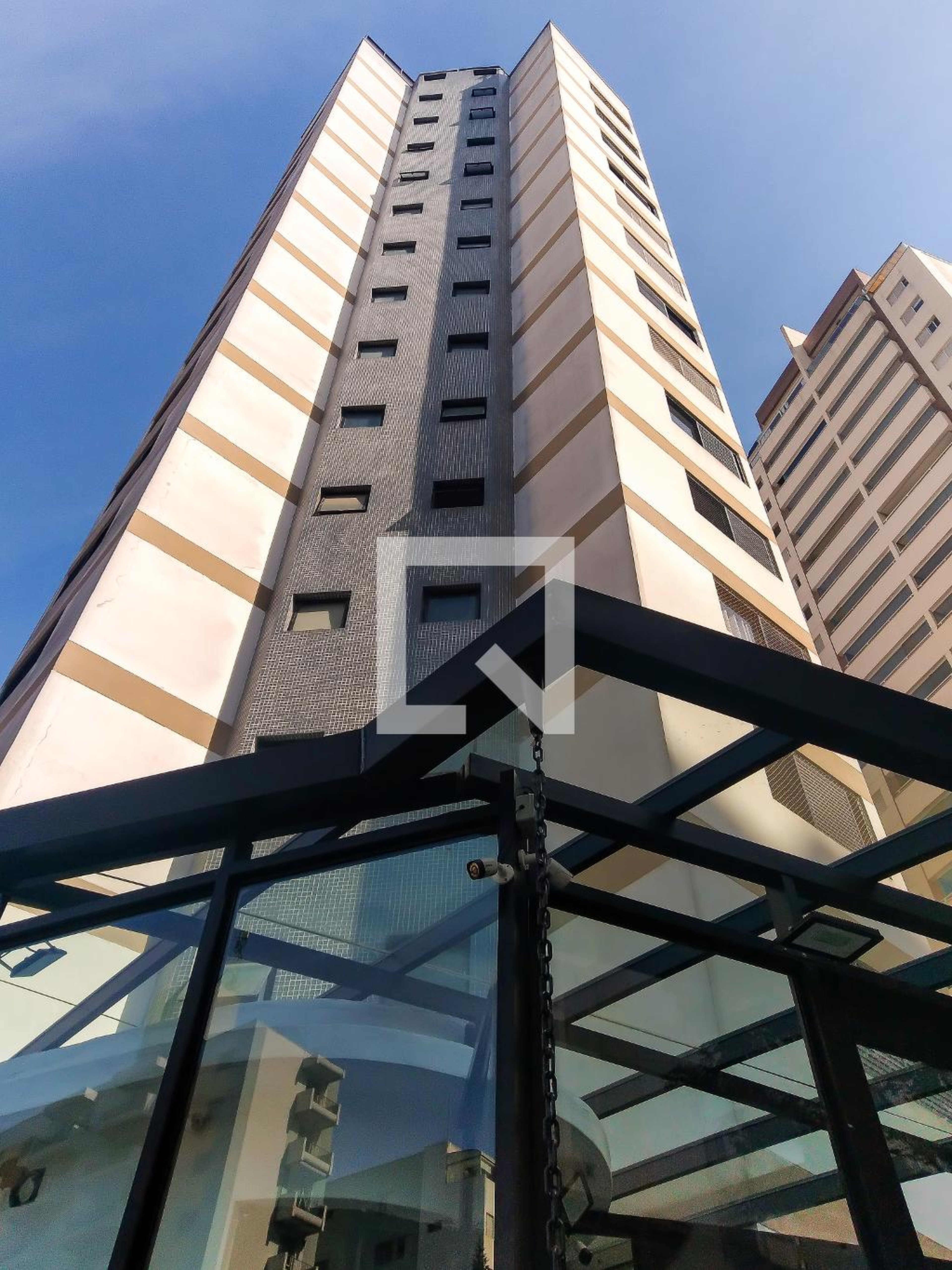 Fachada do Condomínio Condomínio Hollywood Plaza