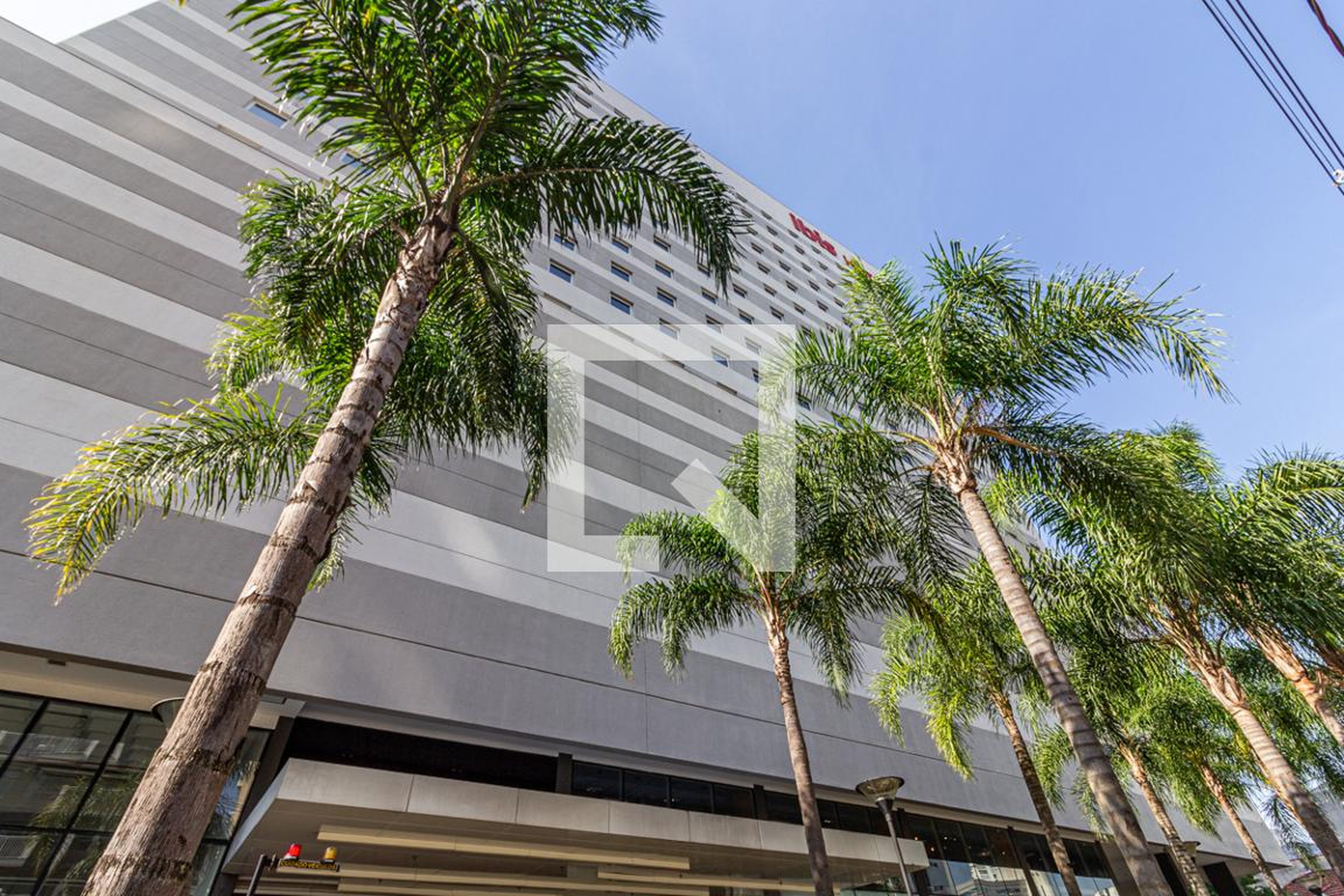 Fachada Edifício Ibis Ibirapuera