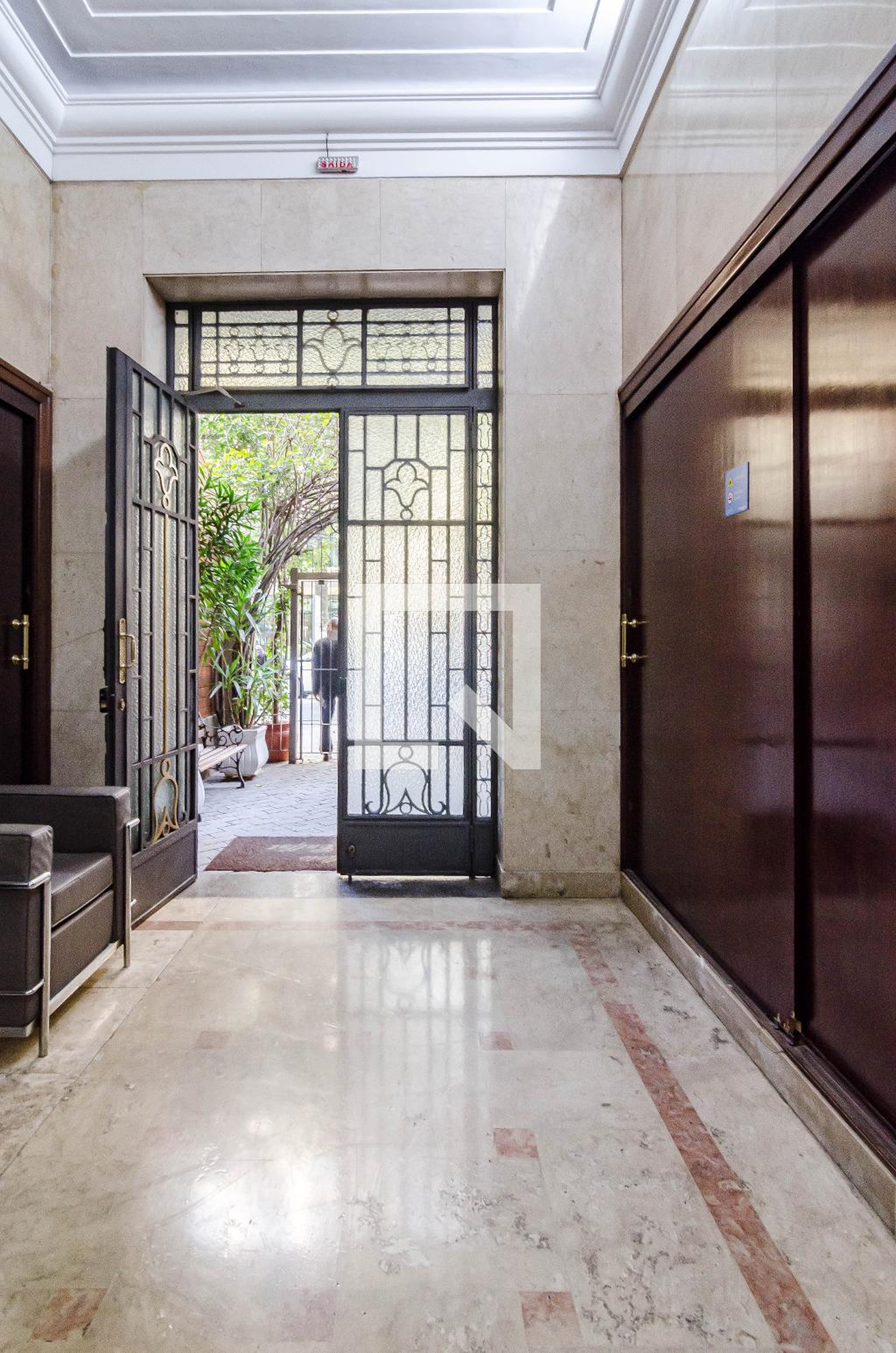 Hall de entrada - Miguel Calfat