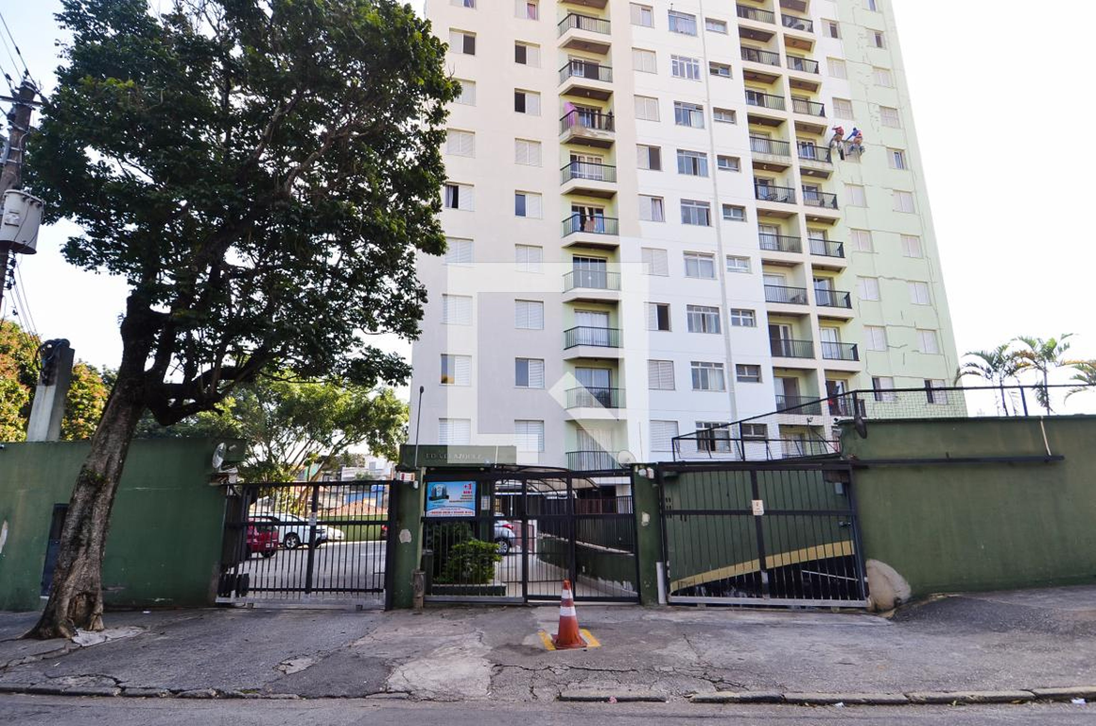 Fachada do Condomínio Edifício Velasquez